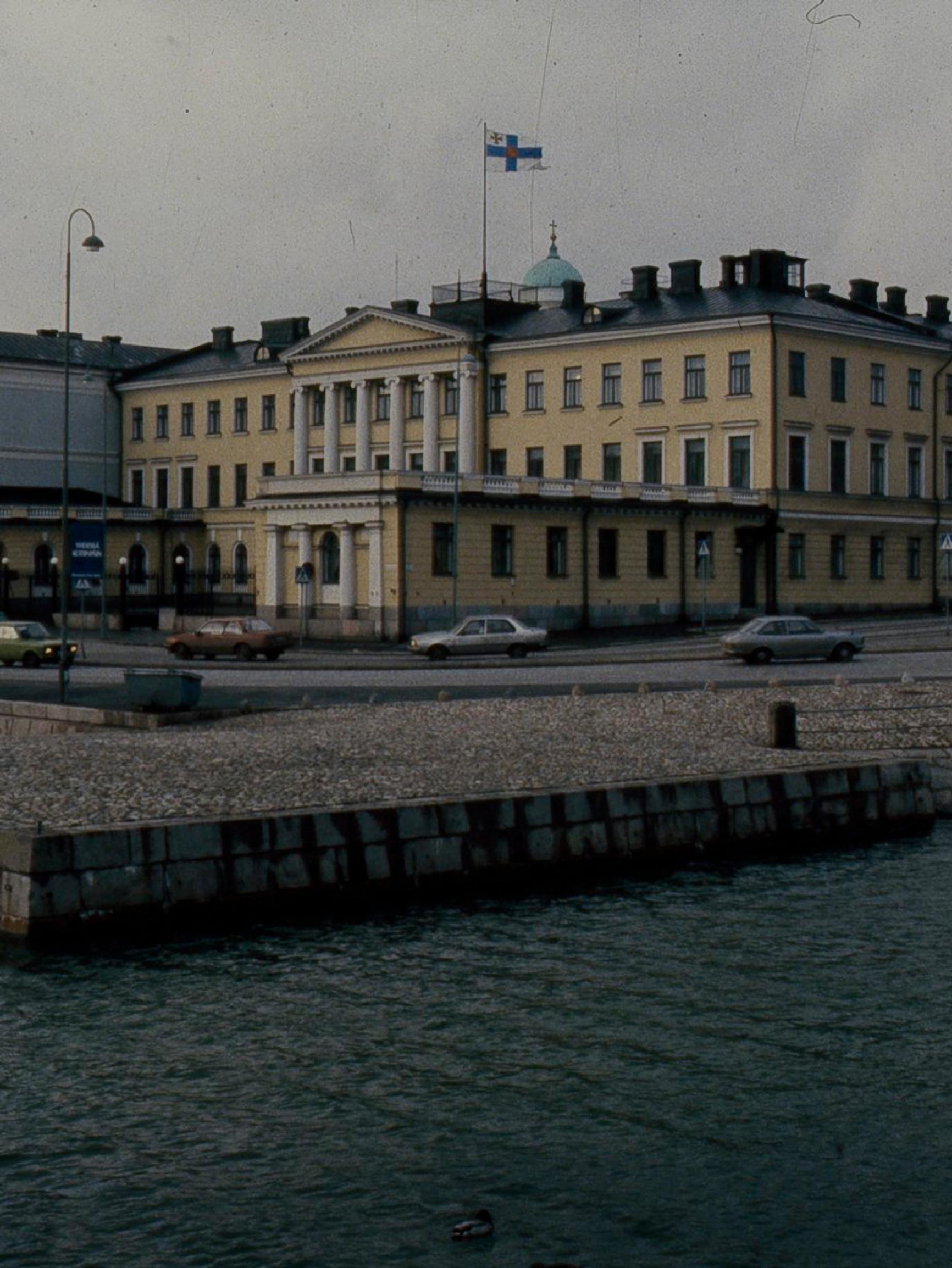 Mikä on Suomen Presidentinlinnan katuosoite? Mikä on ainoa valtio, jossa on järjestetty viidet kesäolympialaiset? Testaa tietosi