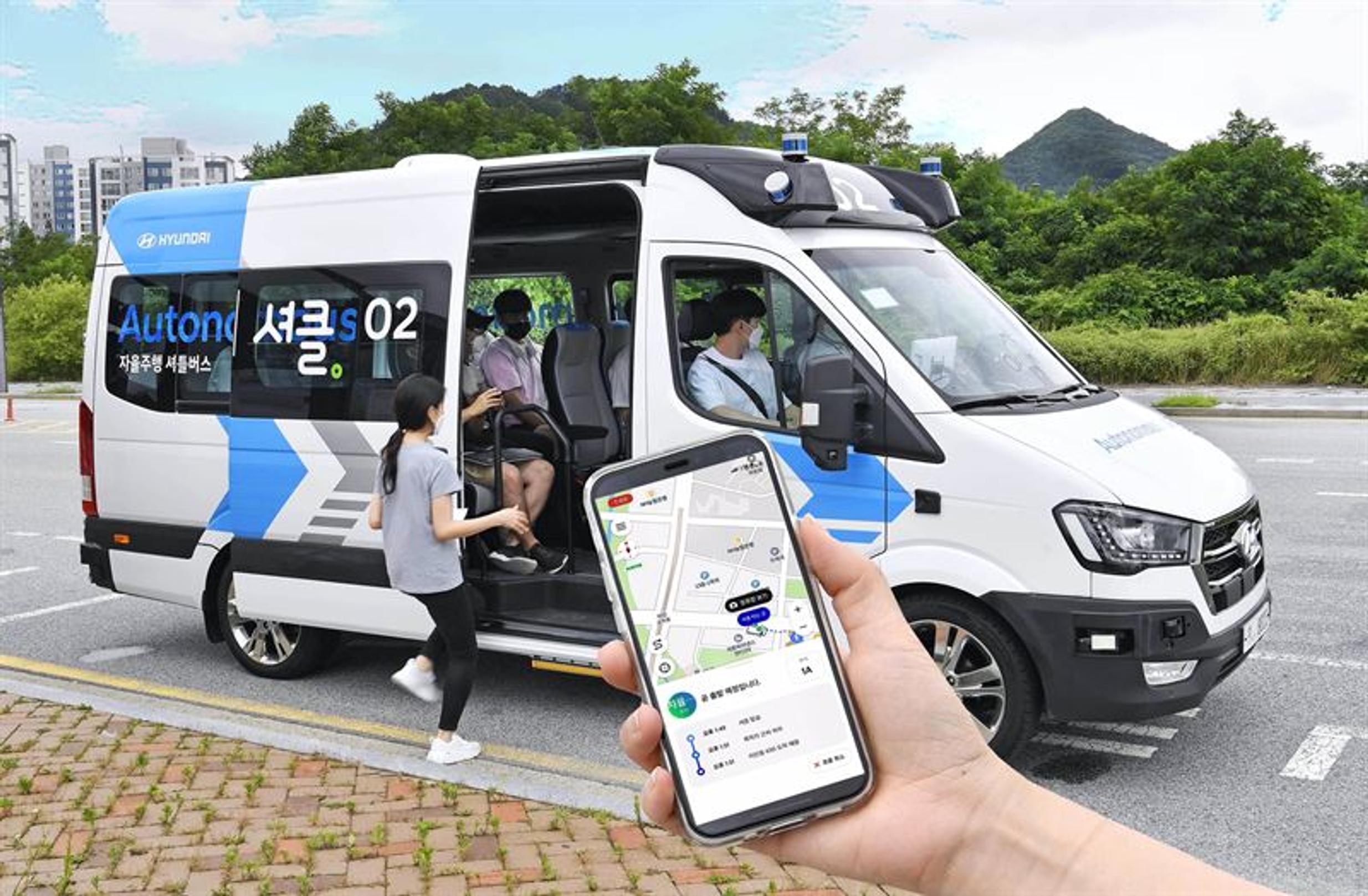 Hyundai pilotoi autonomisesti liikkuvaa kuljetuspalvelua