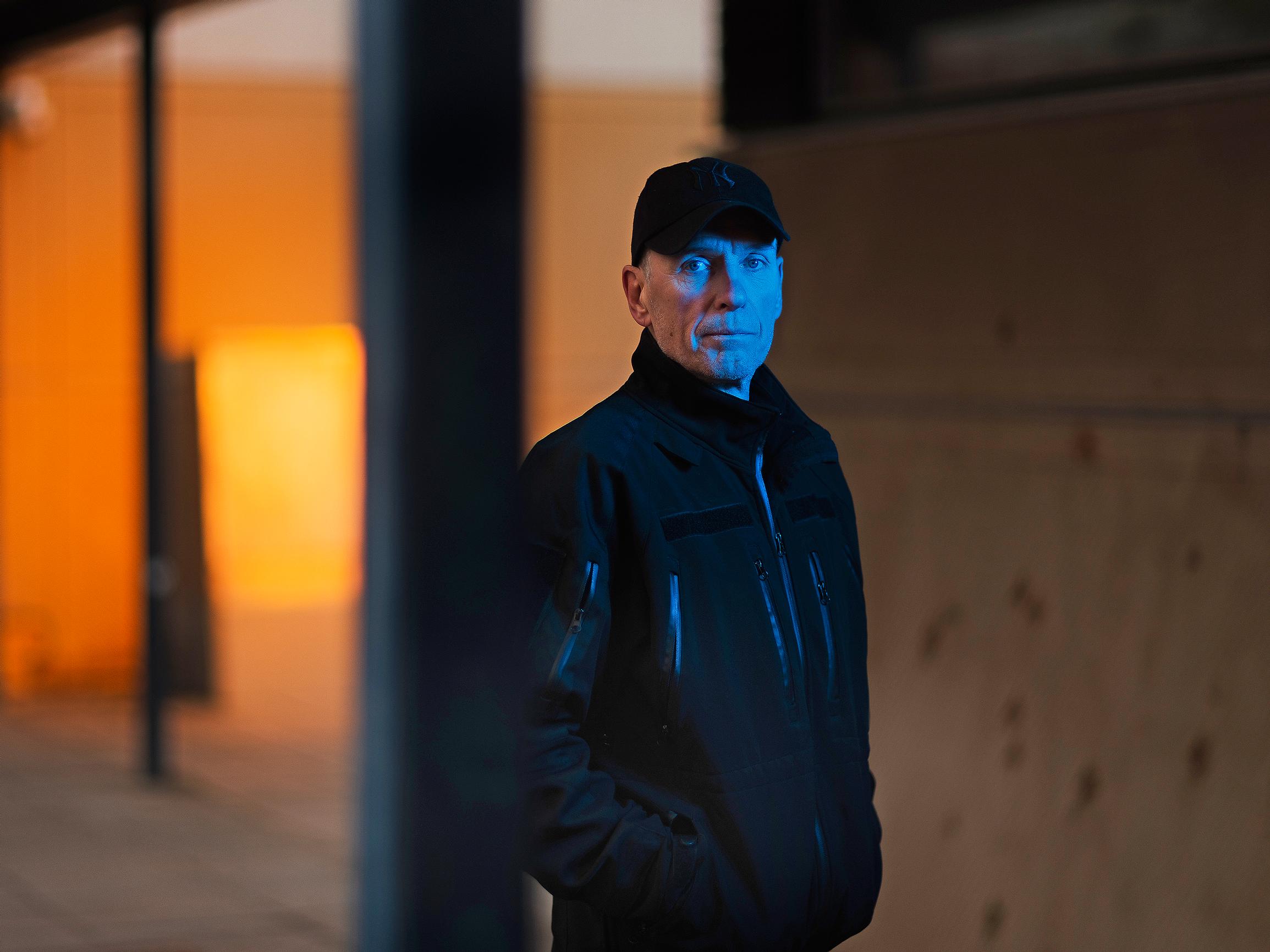 Pullantuoksuinen isoäiti katsoi ensin Kauniit ja rohkeat ja lähti vasta sitten huumekaupoille – Erikoisten käänteiden tapaus jäi huumepoliisin mieleen