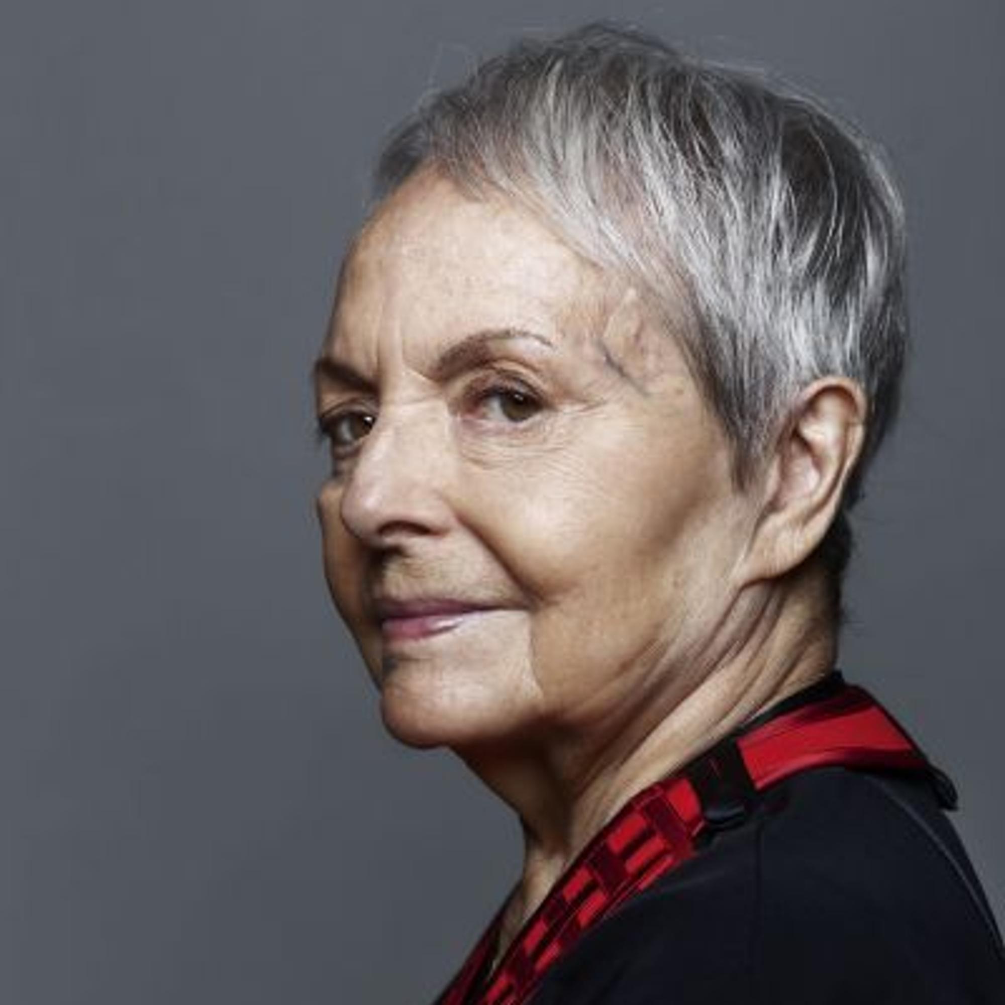 Anneli Sauli – Sivullinen keskellä