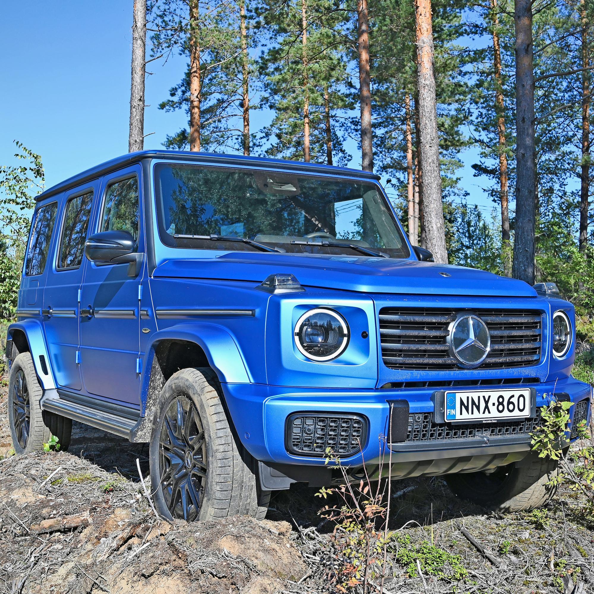 Mercedes-Benz G 580 EQ – Yksi aitojen maastoautojen ikonisimmista kiintotähdistä saa nyt myös sähköä sisuksiinsa