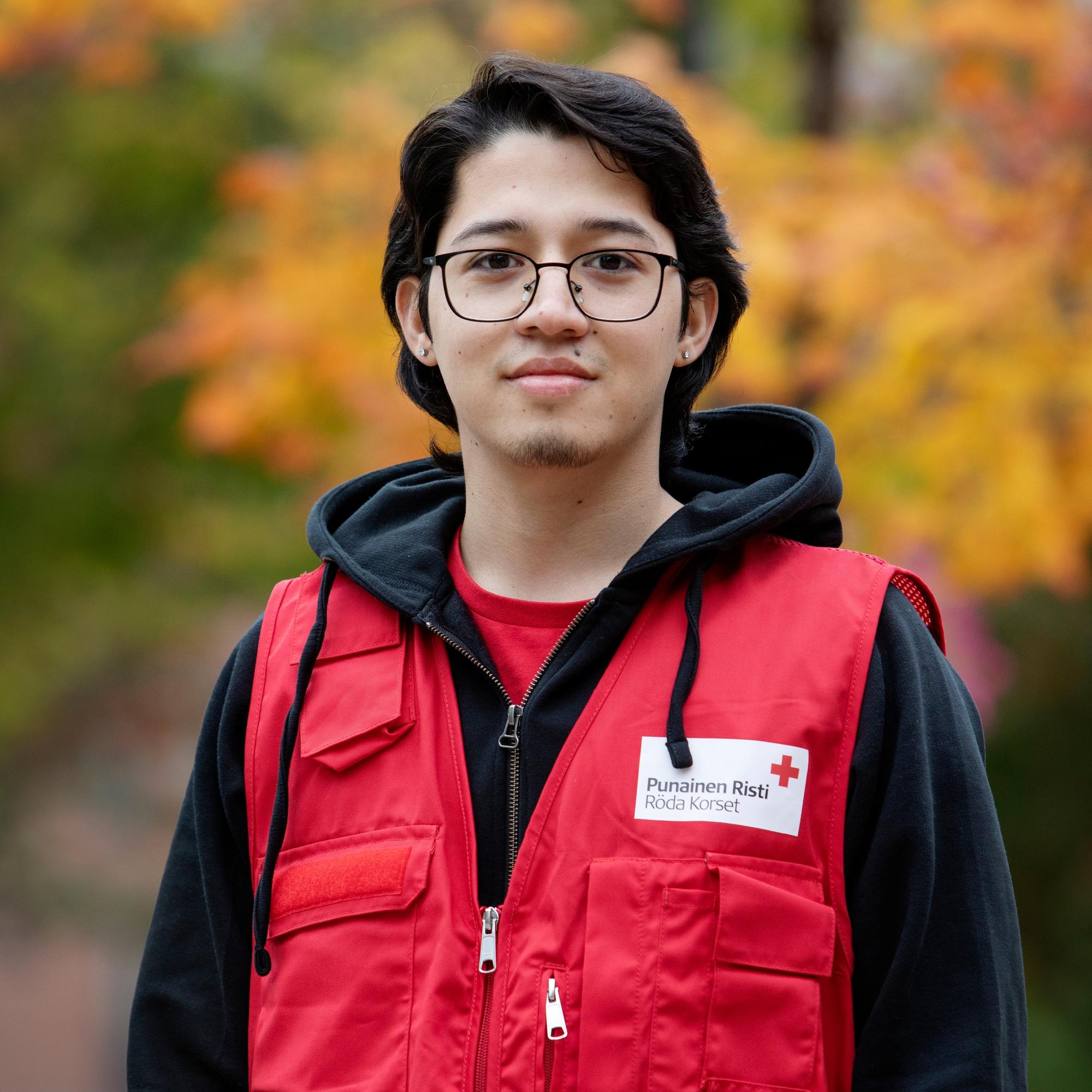 Kiintiöpakolaisena Suomeen saapunut Morteza auttaa nyt muita – Punaisen Ristin nälkäpäiväkeräys 23.–25.9.