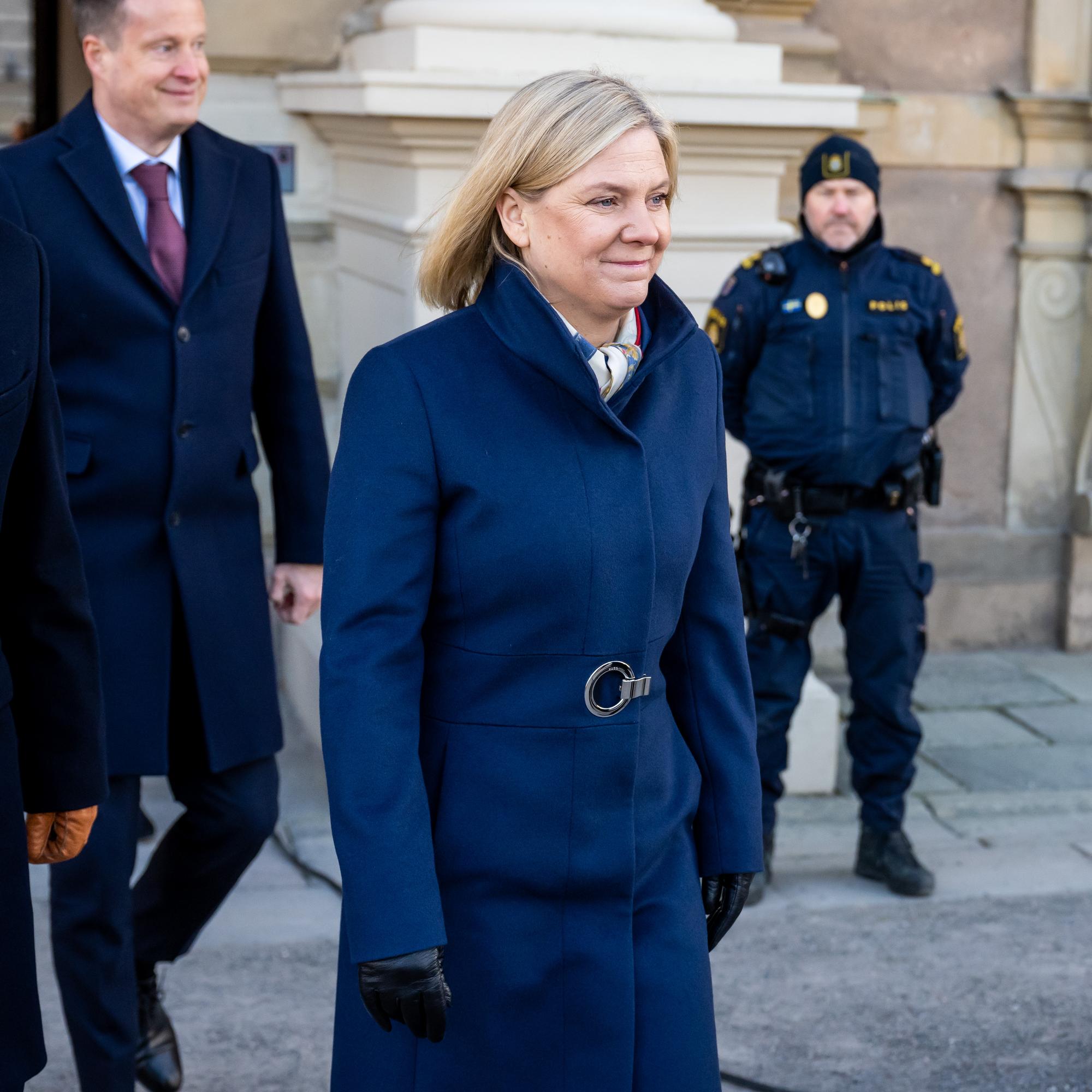 Ruotsin ensimmäinen naispääministeri Magdalena Andersson johtaa vähemmistöhallitusta, joka horjuu jo ensi metreillä