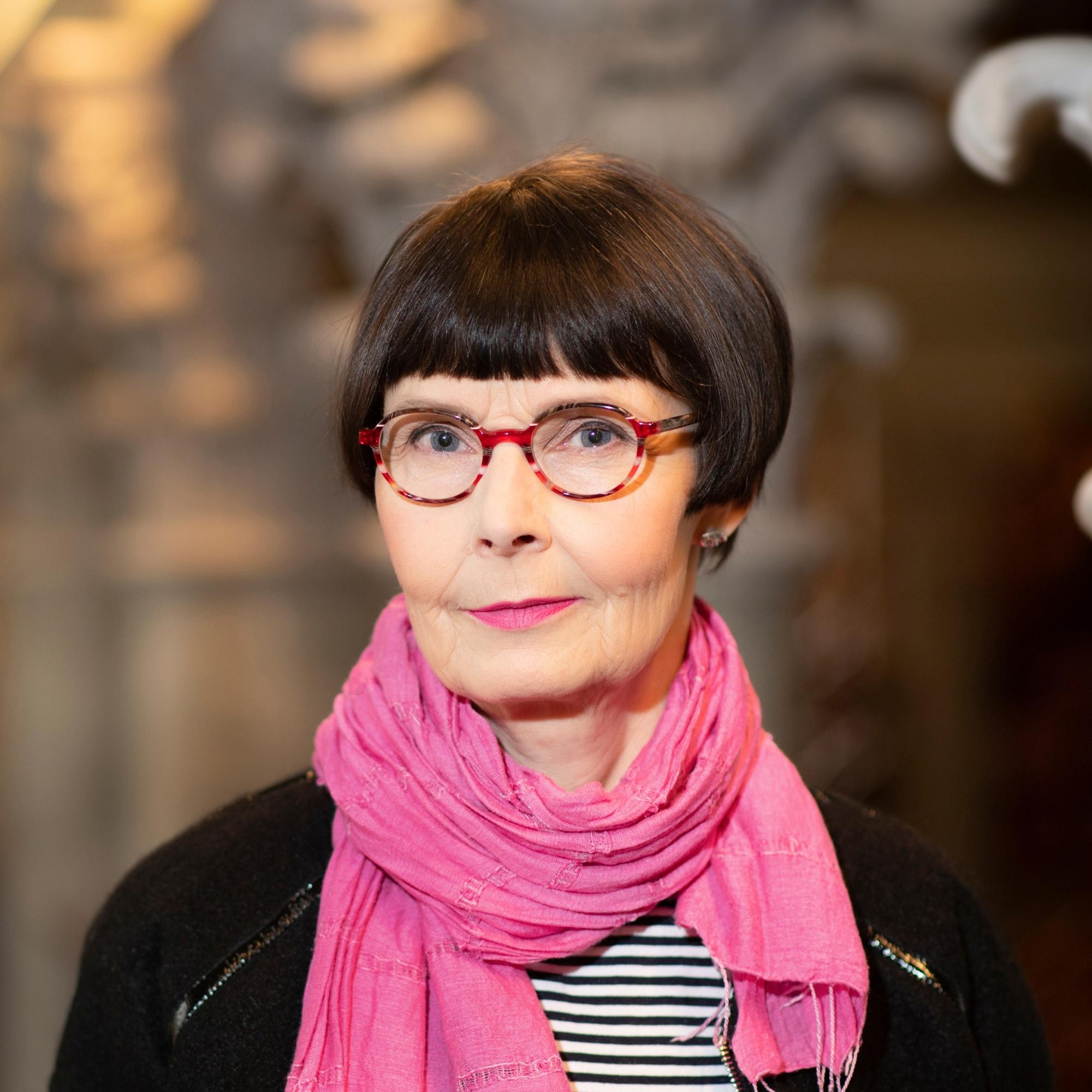 Ylen palkittu toimittaja Tiina Merikanto eläkkeelle – antoi sote-uudistukselle kasvot: ”Hoidon saatavuus on yksi asia, joka kaipaa remonttia”