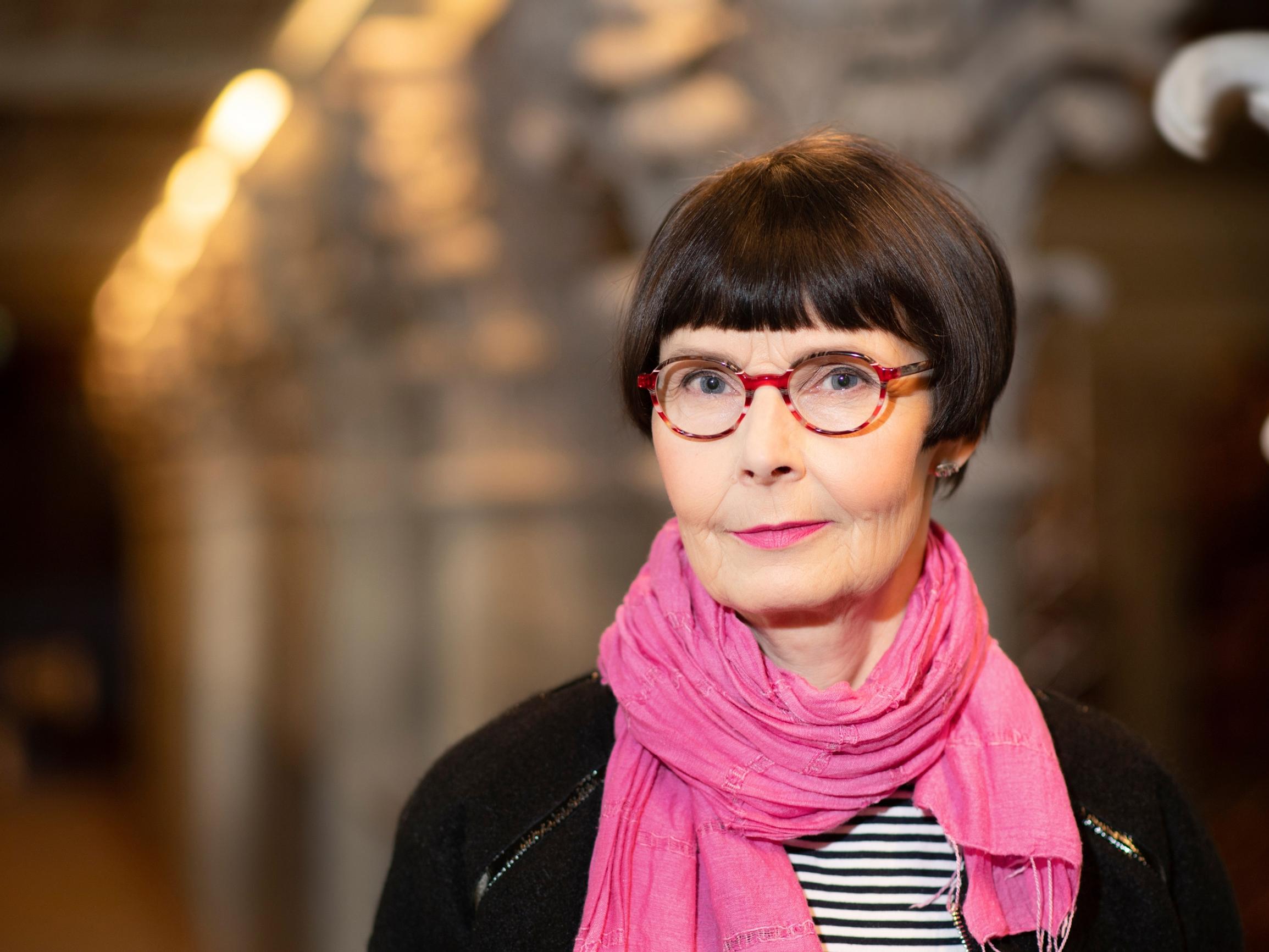 Ylen palkittu toimittaja Tiina Merikanto eläkkeelle – antoi sote-uudistukselle kasvot: ”Hoidon saatavuus on yksi asia, joka kaipaa remonttia”