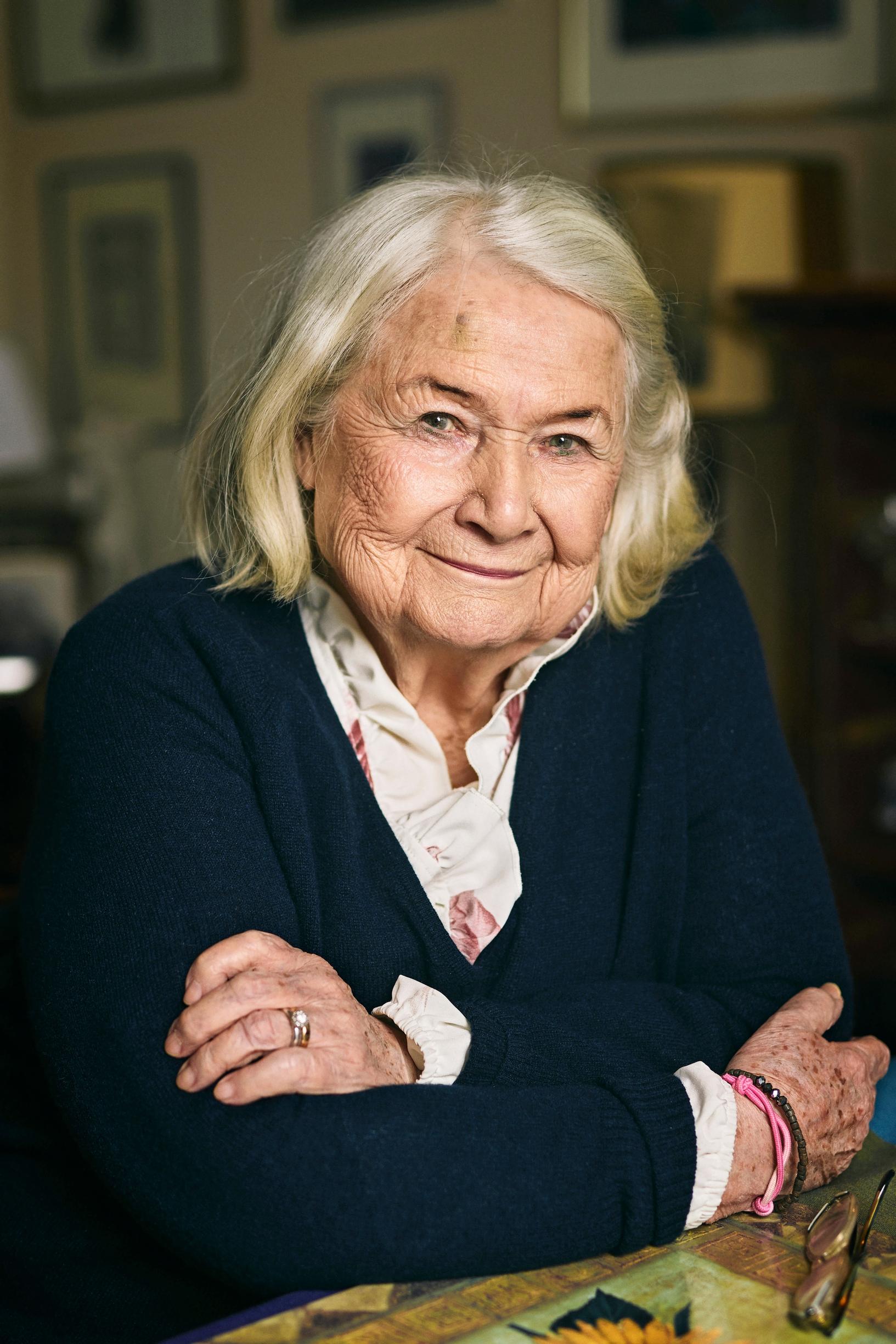 [Anja Pohjolaa on aina ajanut hirvittävä vimma päästä näyttelijäksi ja olla ammatissaan hyvä.