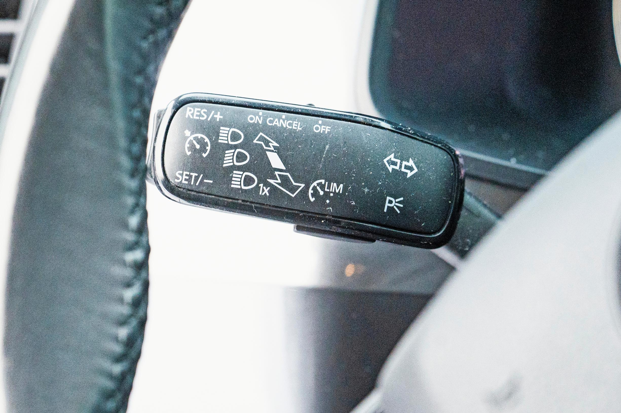 Škoda Kodiaqin vakionopeudensäätimen käyttö vaatii harjoittelua.