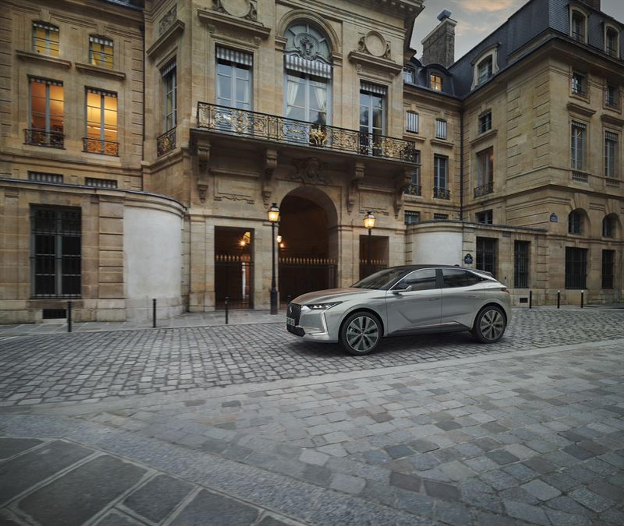 DS 4 on DS Automobilesin neljäs ranskatar