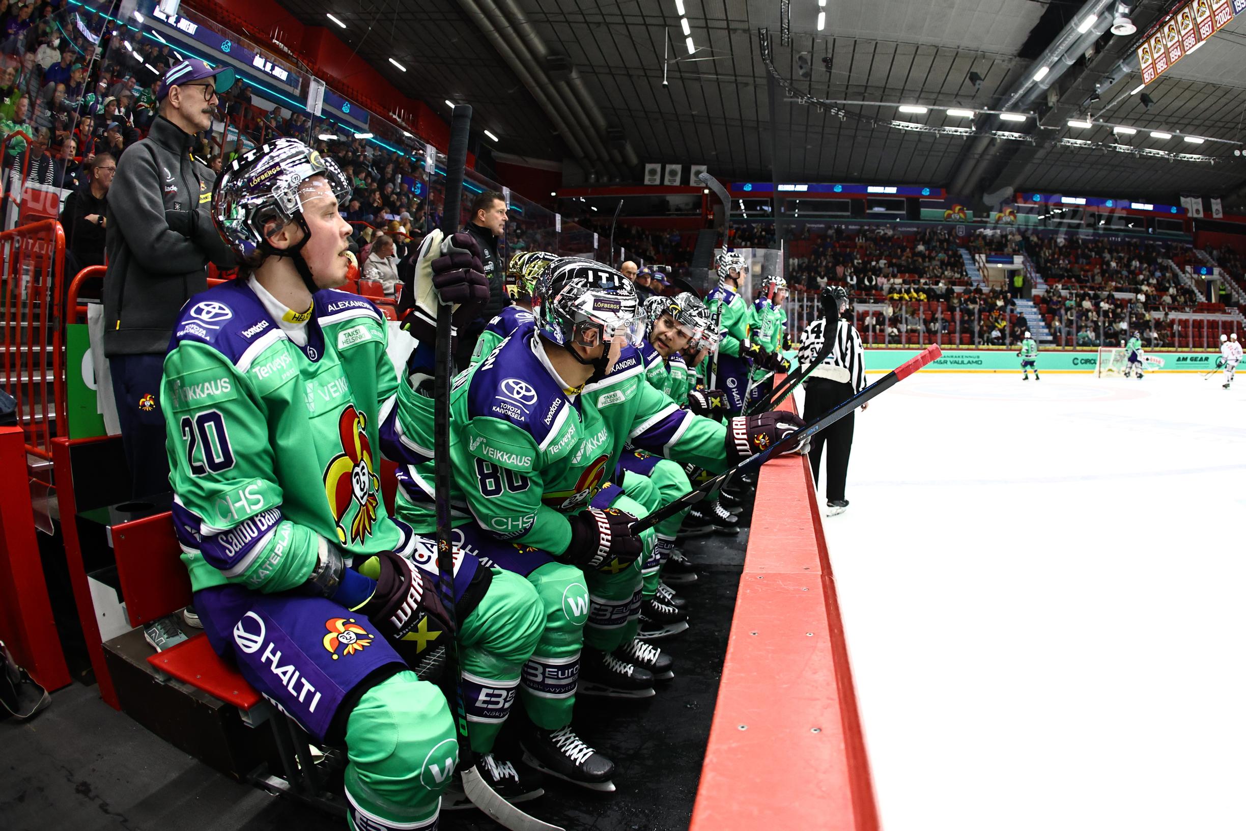 Jokerit sai niin tyrmäävän selkäsaunan Tutolta, ettei Tomek Valtonen löytänyt edes lehdistötilaisuuteen – "Karttukylpy"