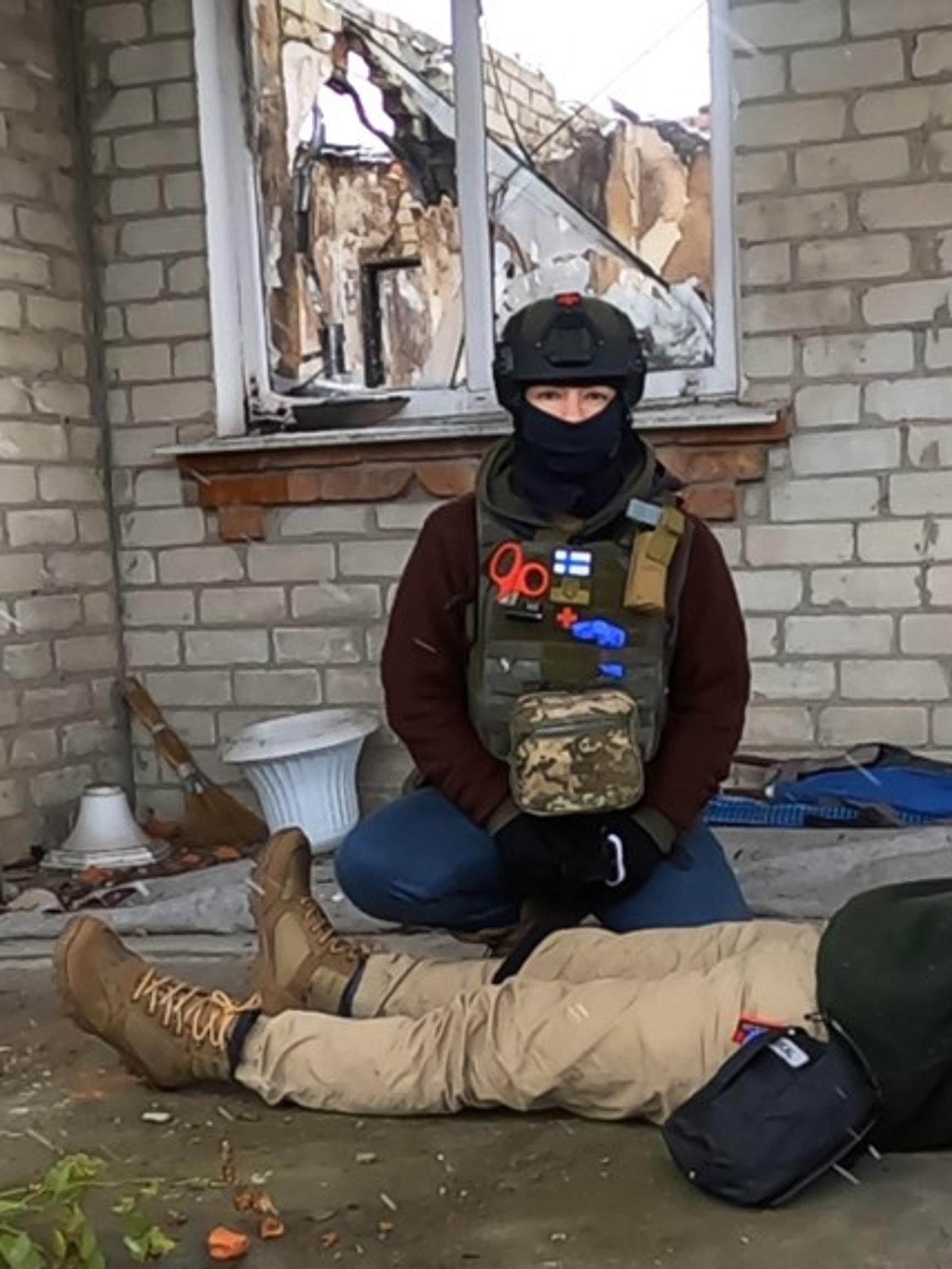 Ukrainan traumat raskaita myös kokeneen avustustyöntekijän mielenterveydelle: ”Terapia on ollut todella tärkeä asia jaksamiseni kannalta”