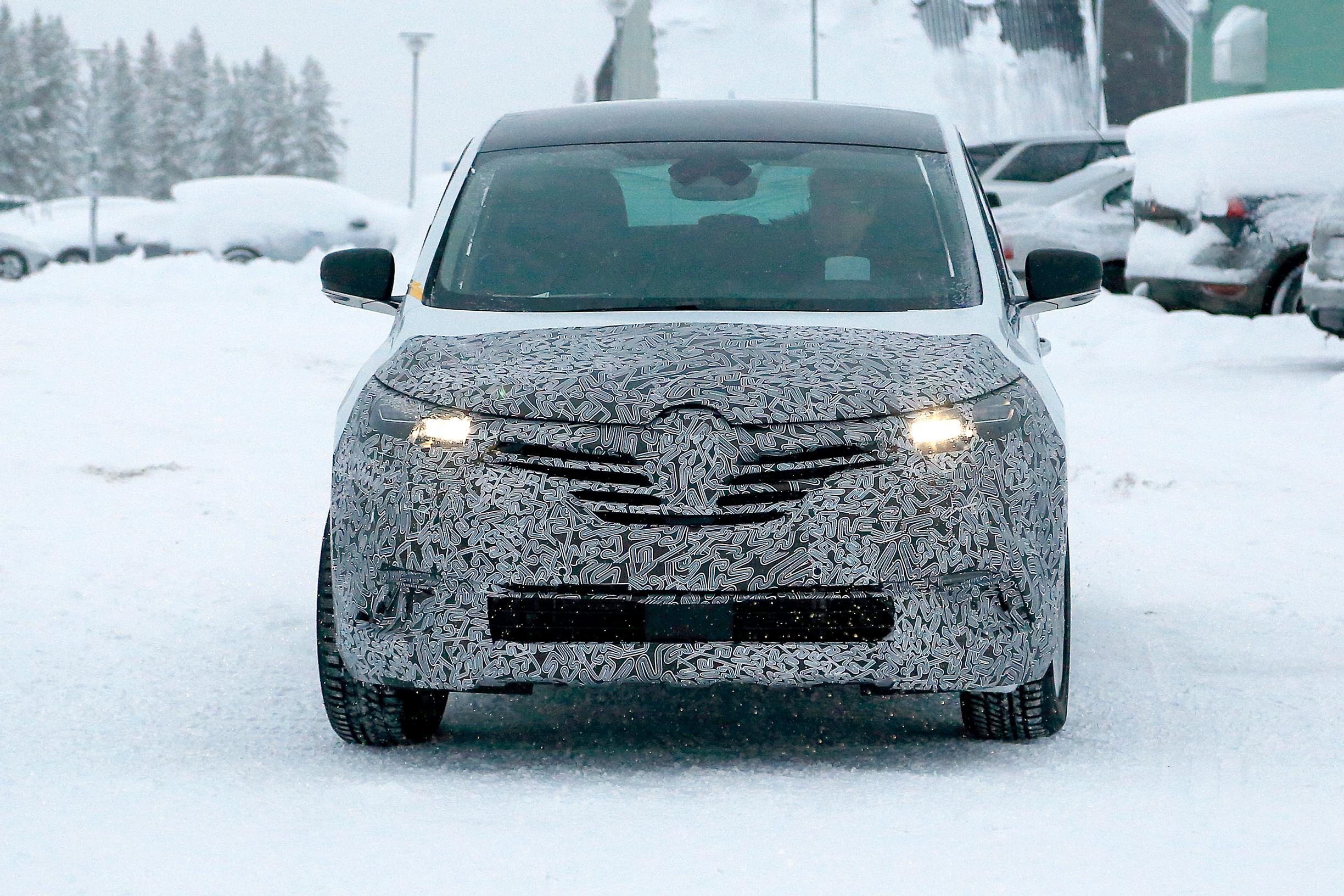Salakuvissa uudistettava Renault Espace 