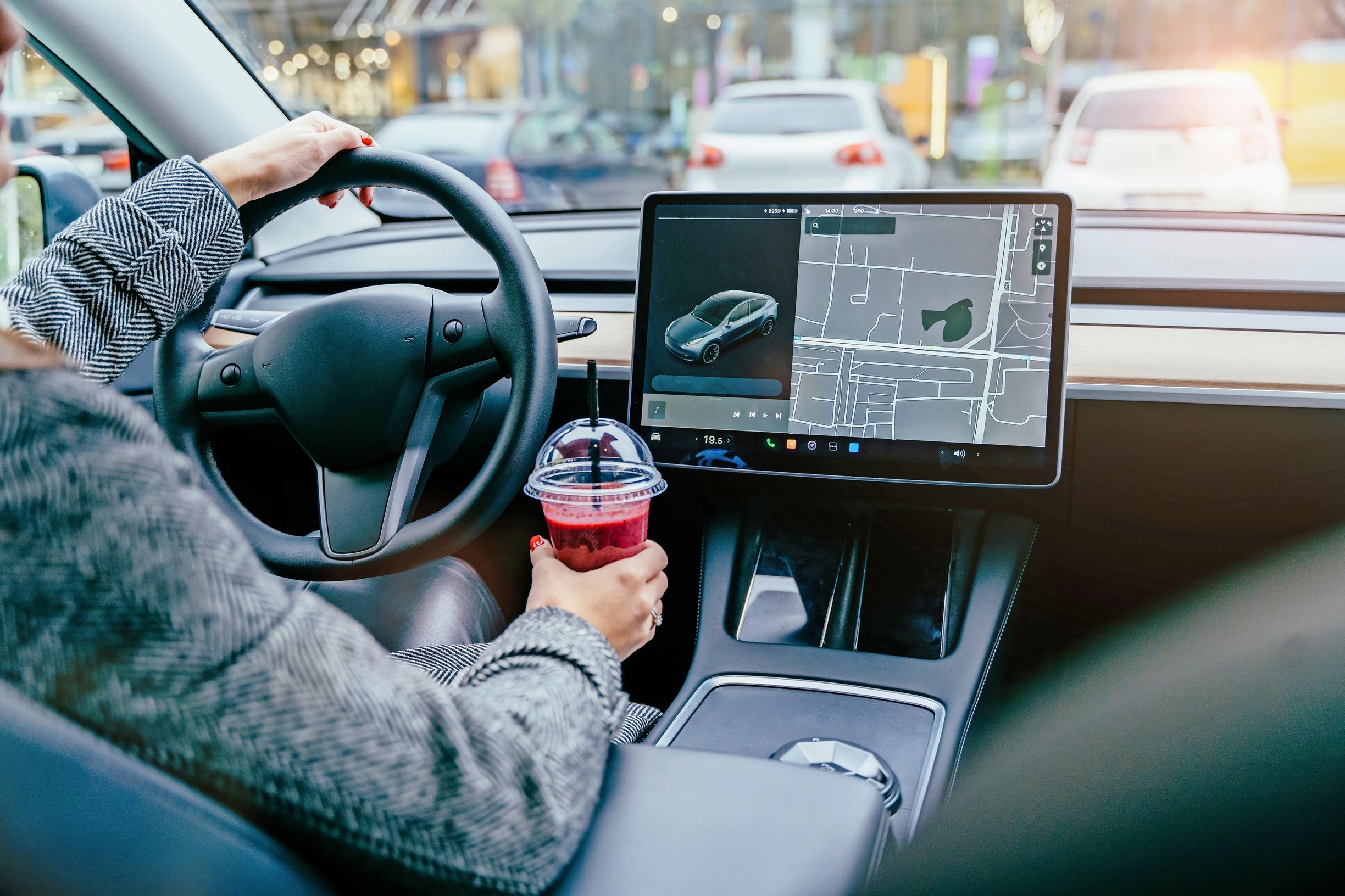 Kun autosta tulee tietokone, saadaan myös tietokoneen ongelmat – Autojen uusi riski on tietoturva