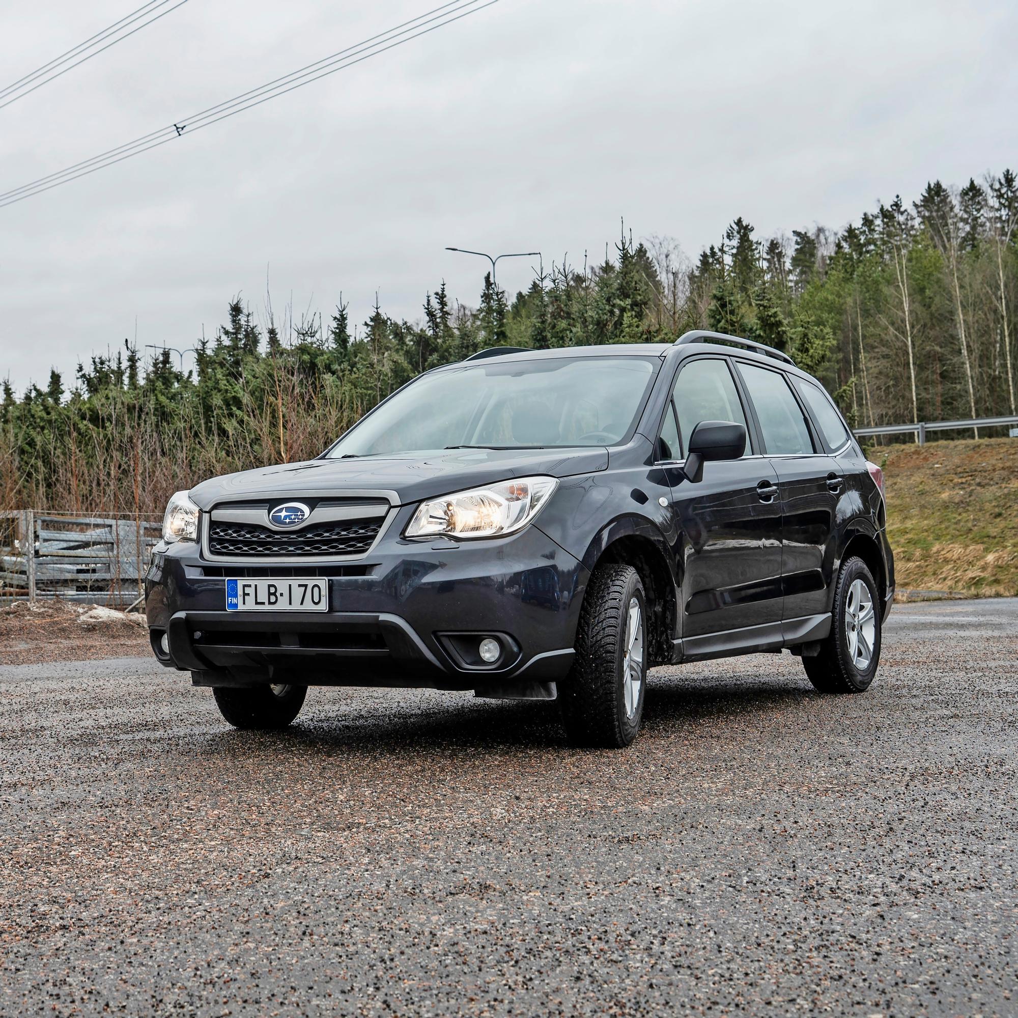 Subaru Forester 2.0 X 6MT vm. 2013 – Bokseri laulaa hänelle, joka liikkuu päällystämättömillä teillä ja syrjäkylien tanhuvilla