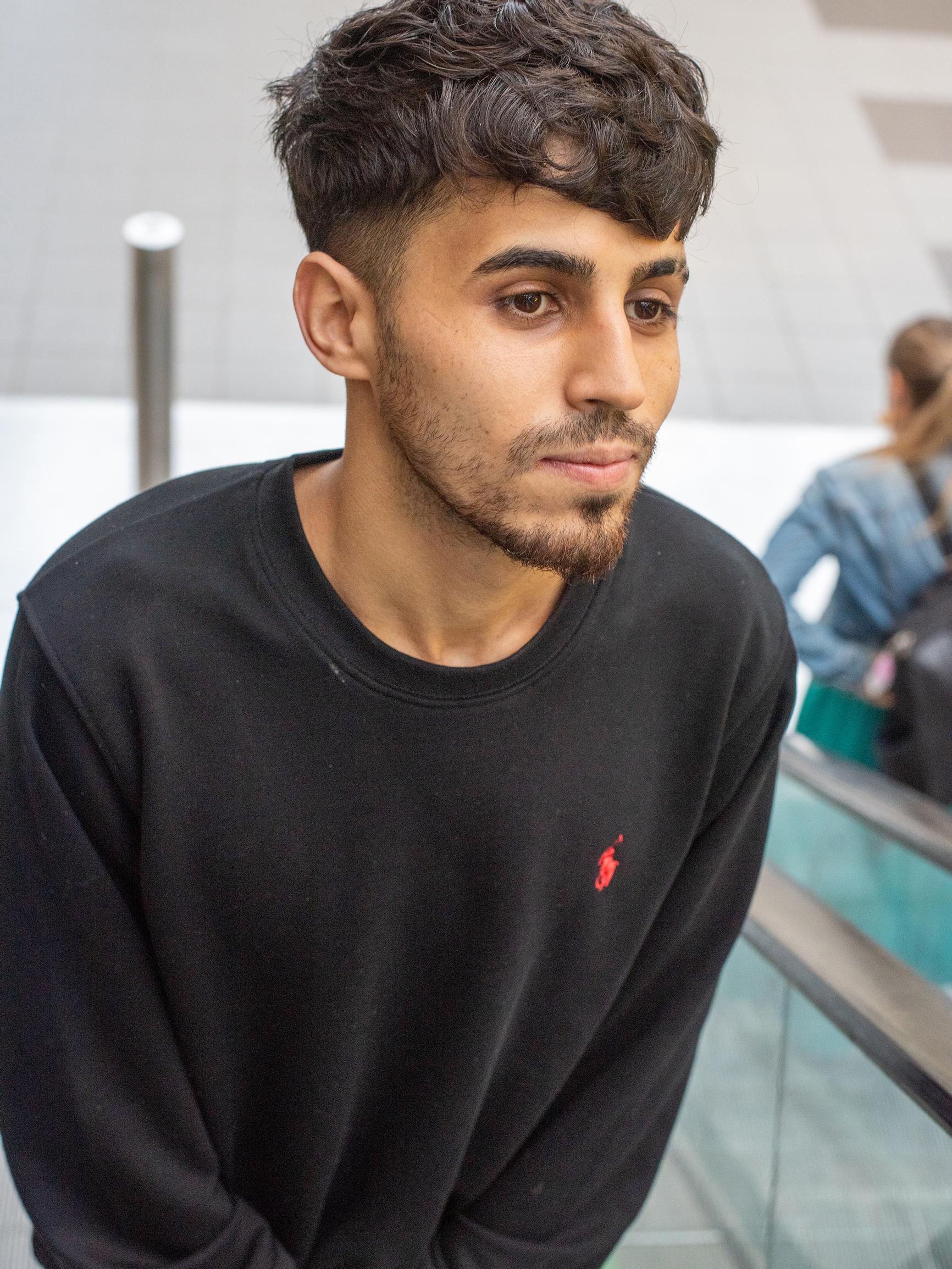 Abdu, 24, pelasti junan alle jääneen miehen hengen – Nyt häntä odottaa karkotus Suomesta