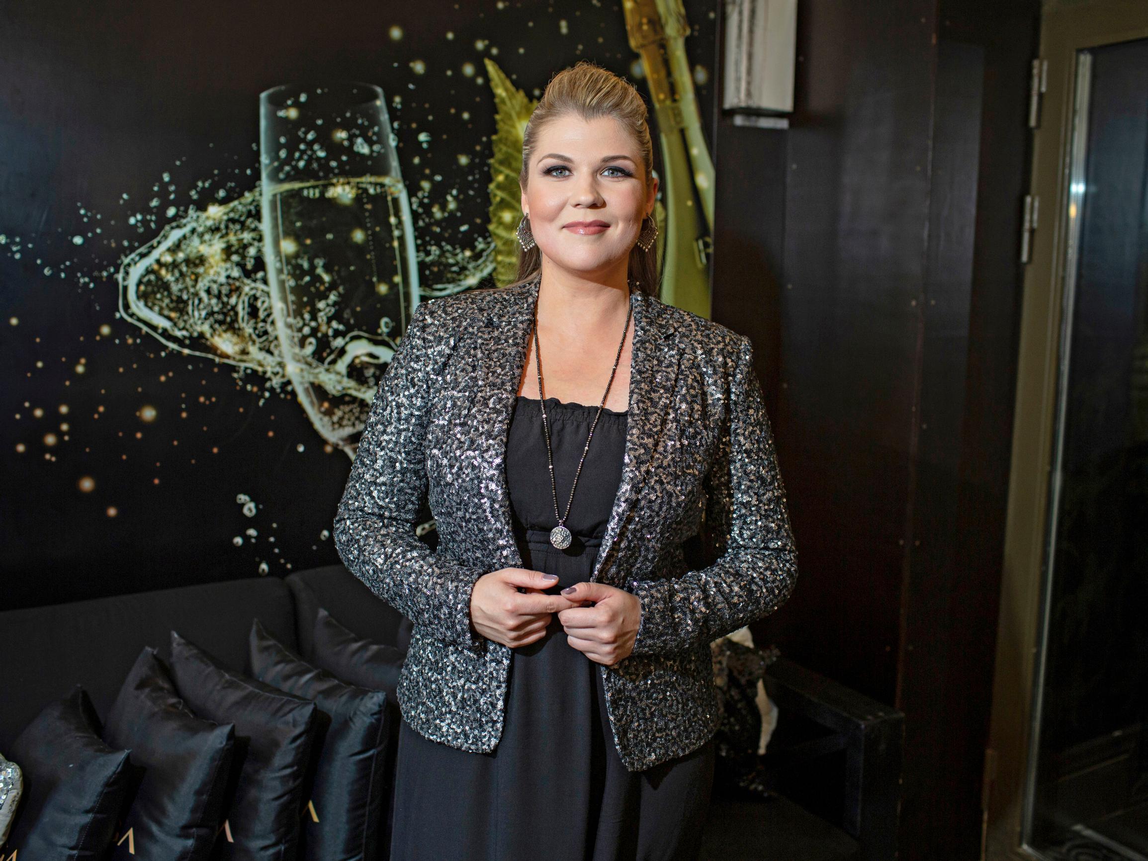 Katri Ylanderin sitkein haave oli tulla laulajaksi – Yksi asia saa hänet liikuttumaan omilla keikoillaan