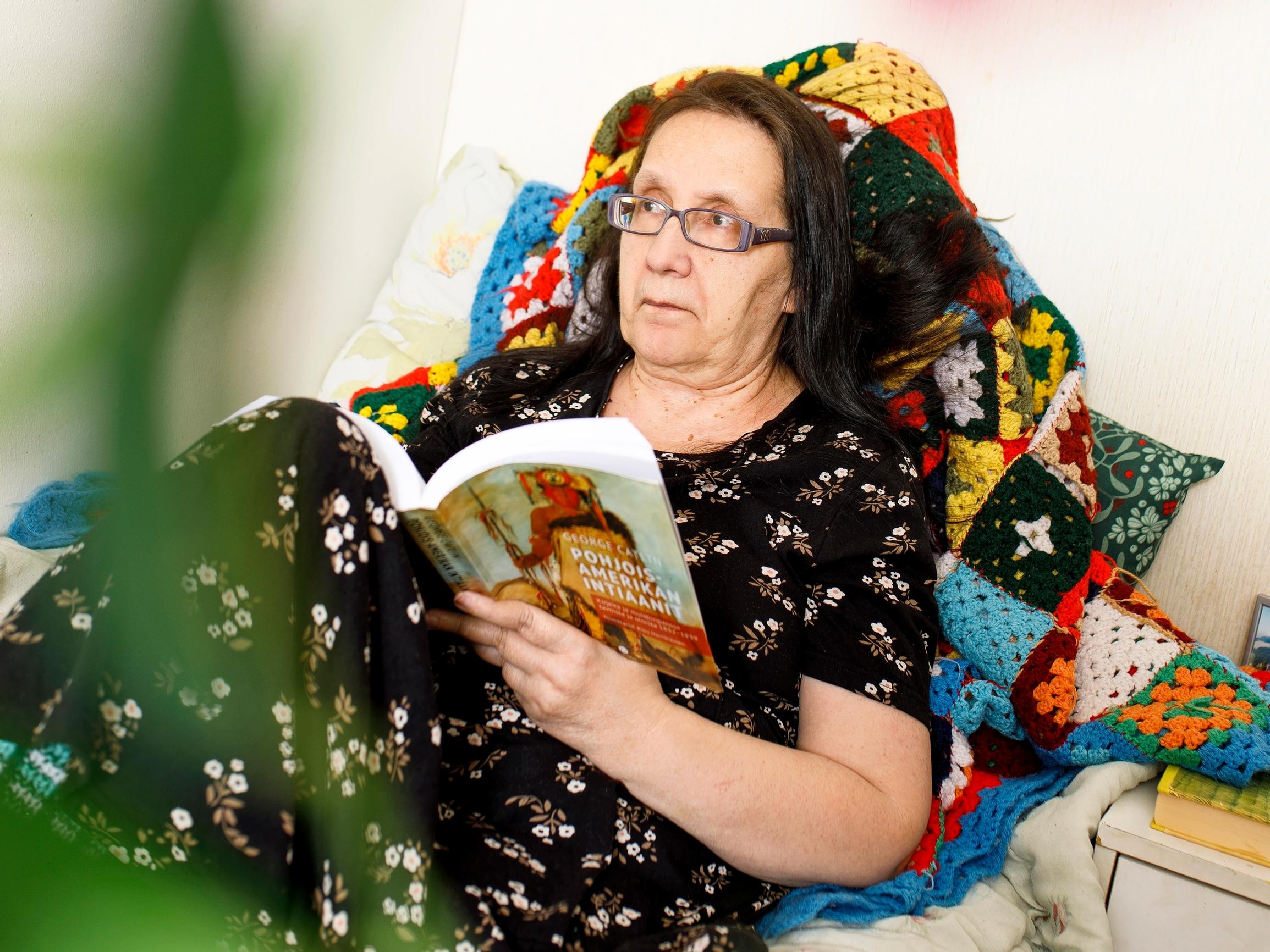 Aino Harjulan outojen oireiden syyksi paljastui perinnöllinen harvinaissairaus: ”On vaikea löytää lääkäriä, joka ei kohtele minua kuin lasta”