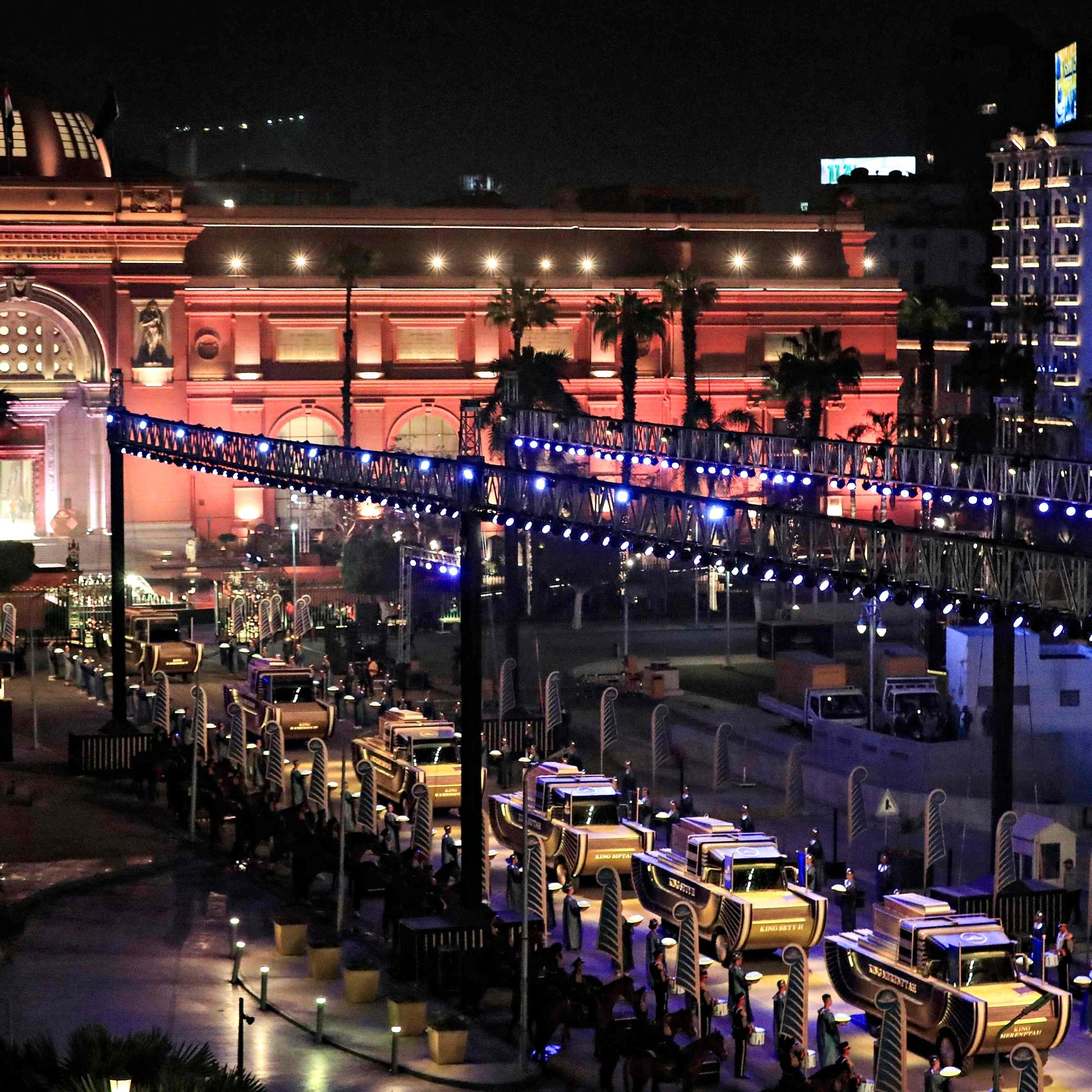 Faaraoiden muumioiden paraati Kairossa kesti kolme tuntia ja maksoi miljoonia dollareita – sai osakseen myös yleisön paheksuntaa