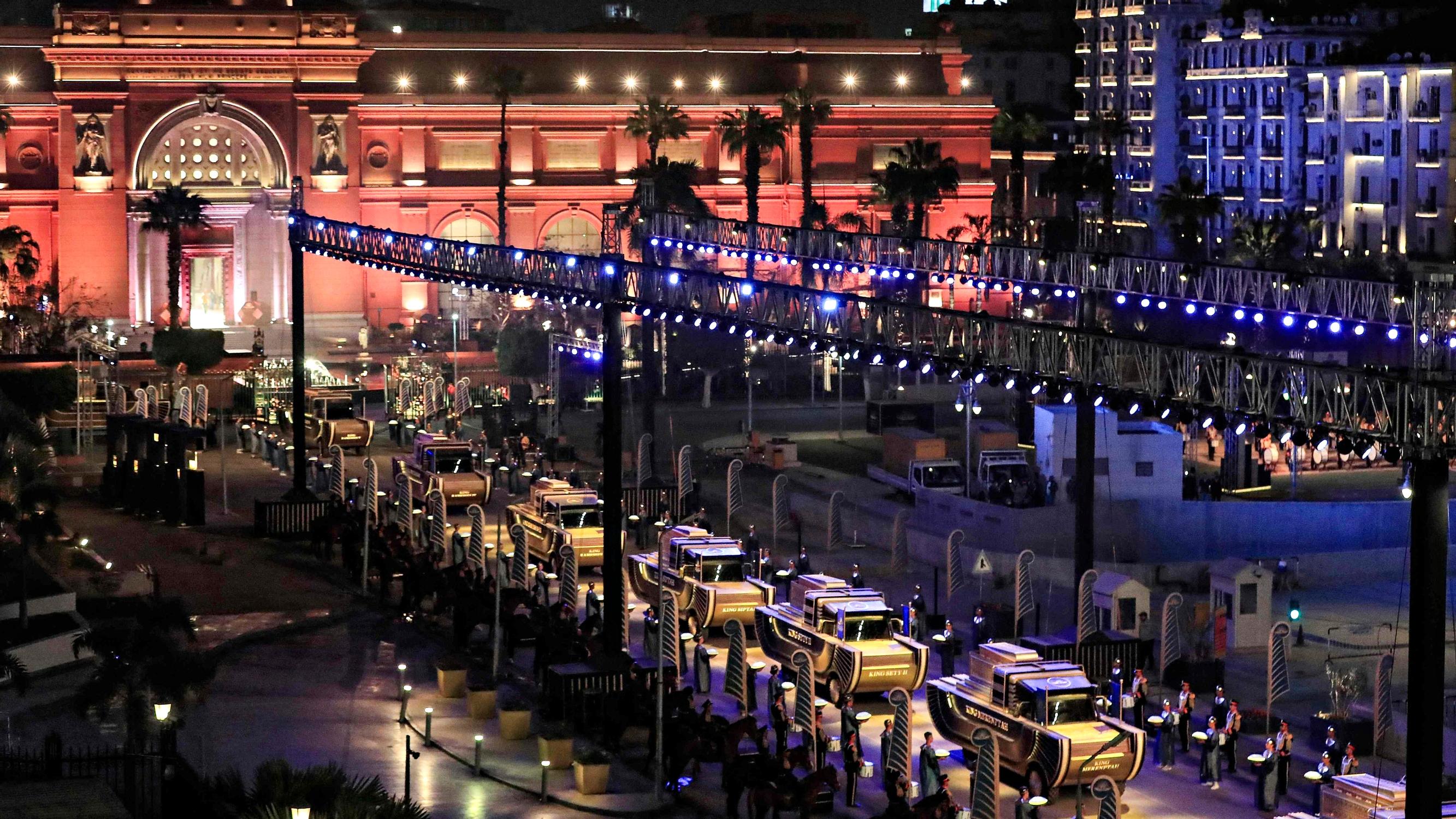 Faaraoiden muumioiden paraati Kairossa kesti kolme tuntia ja maksoi miljoonia dollareita – sai osakseen myös yleisön paheksuntaa