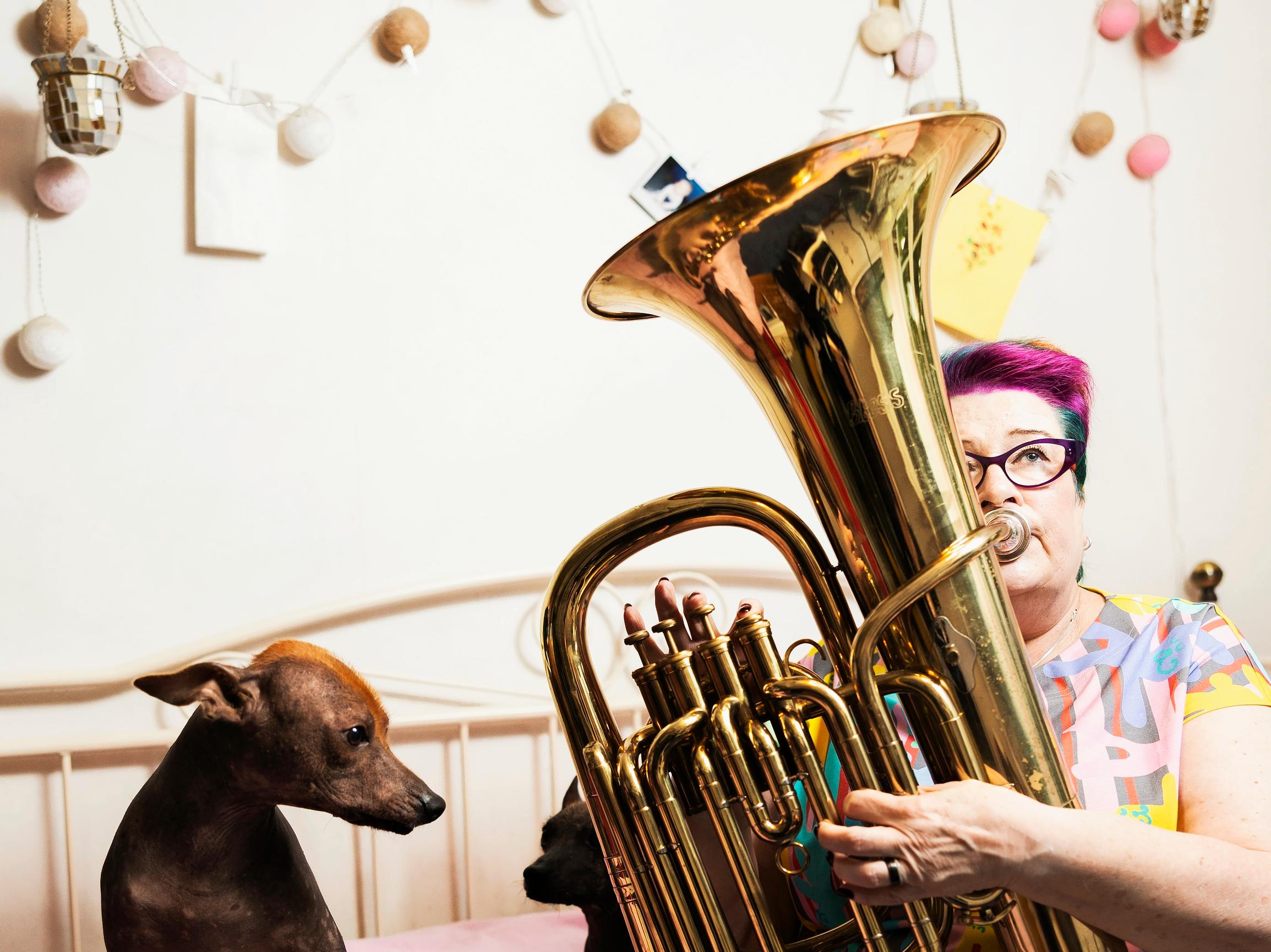 Hammaslääkäri Päivi Hartikainen menetti muistinsa moottoritiellä ja heräsi pientareella – diagnoosi pakotti eläkkeelle ja muutti koko elämän