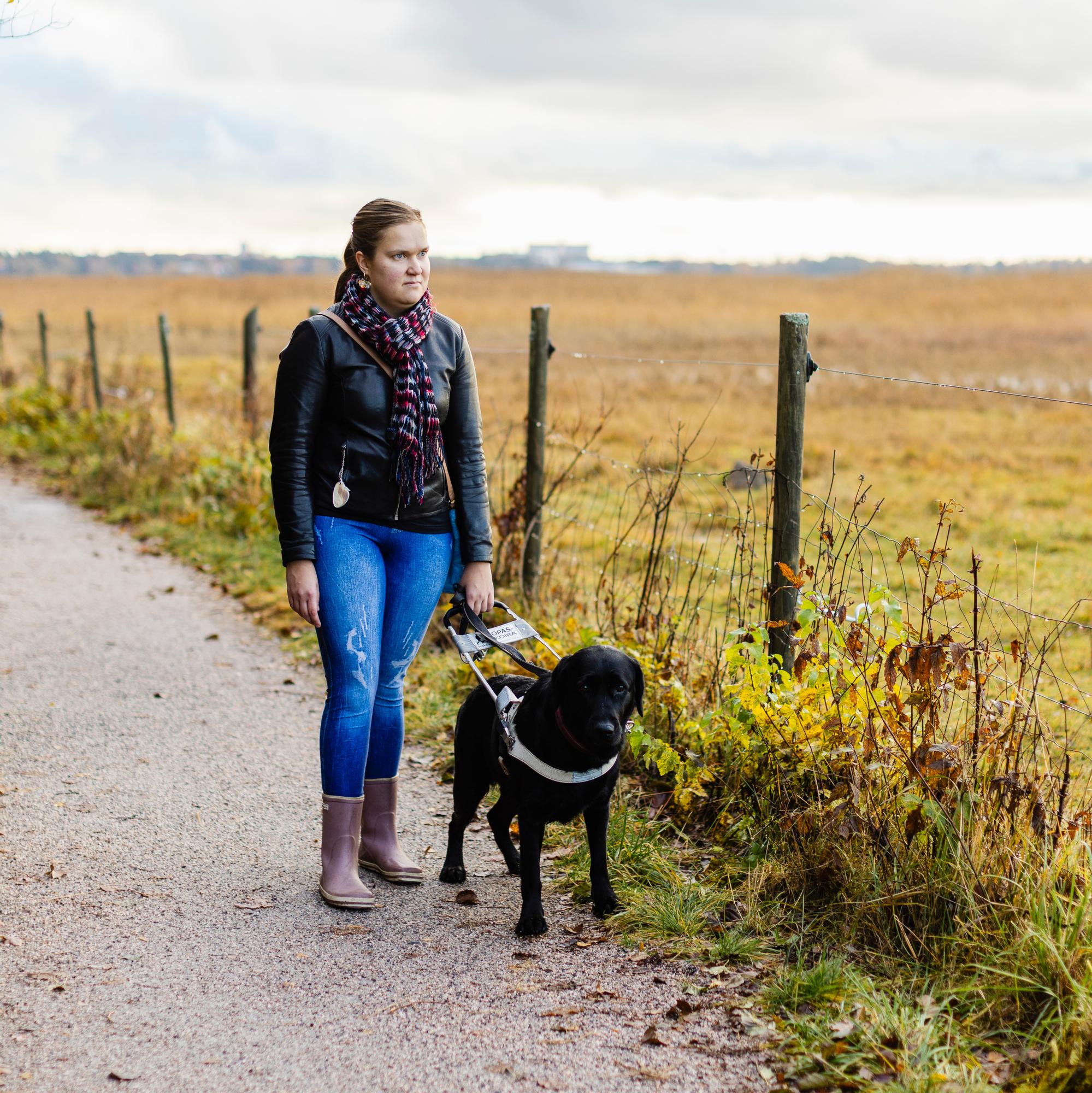 Opaskoira jäi kotiin, tilalle tuli muuli – Vammaisaktivisti Susanna Halmeen hullunrohkea vaellus yllätti hänet itsensäkin