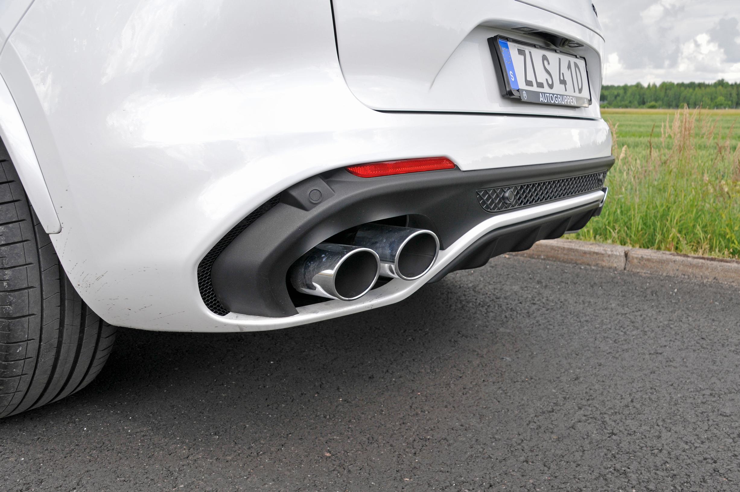 Alfa Romeo Stelvio Quadrifoglio pakoputki