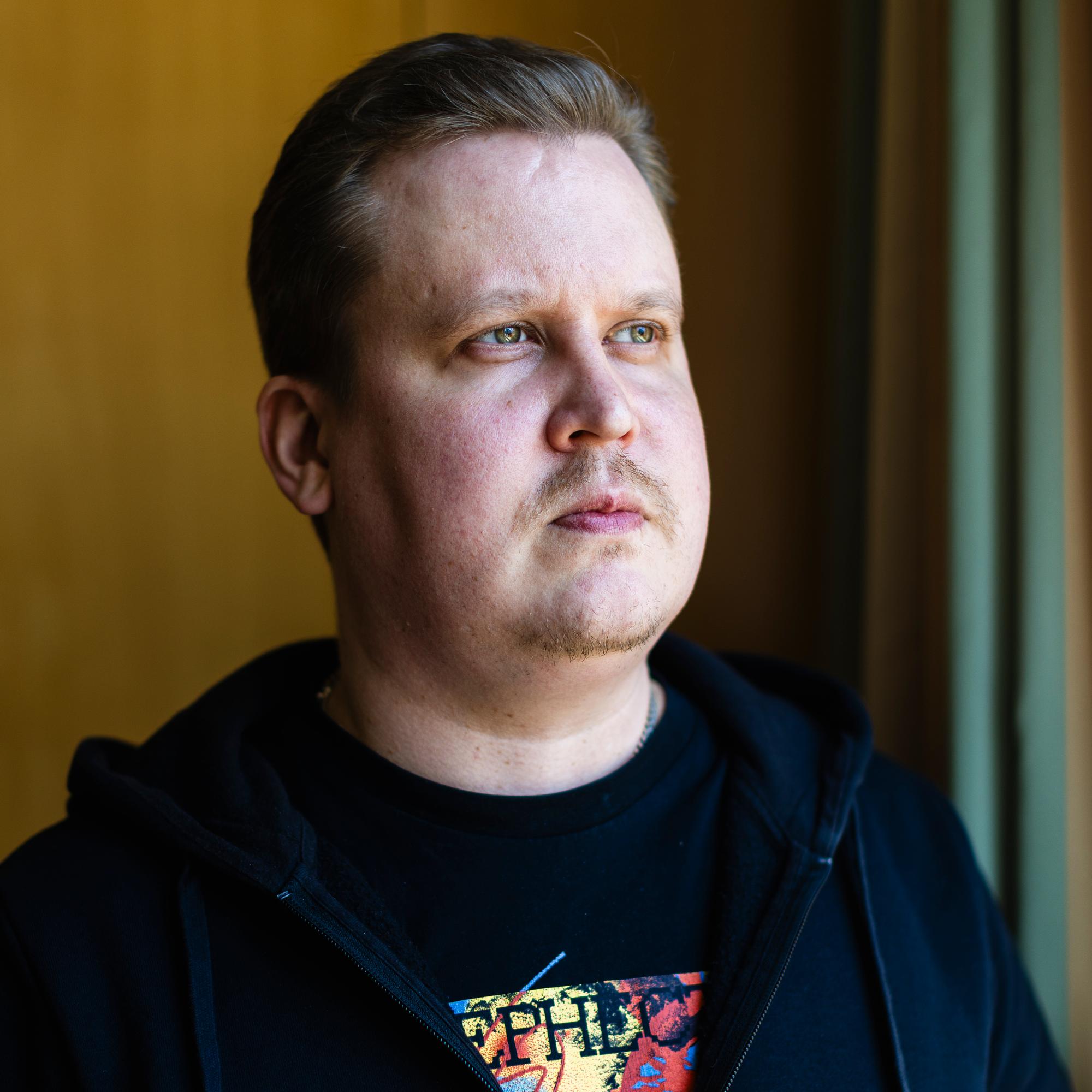 ”Täytyy hyväksyä, että joskus on se ärsyttävä vanhempi” – Isä, toimi näin teini-ikäisen lapsesi kanssa