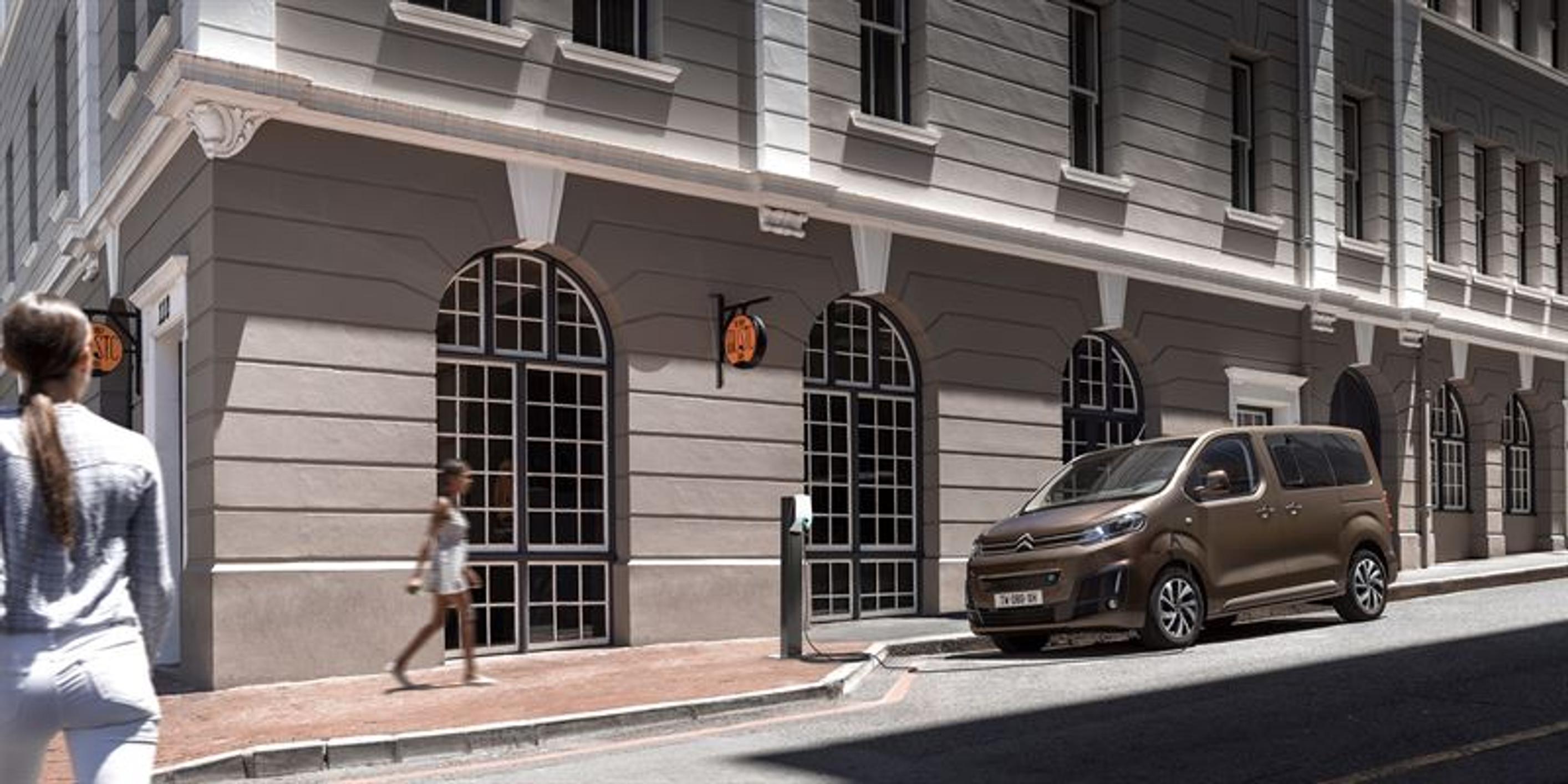 Citroenilta täyssähköinen 9-paikkainen tila-auto
