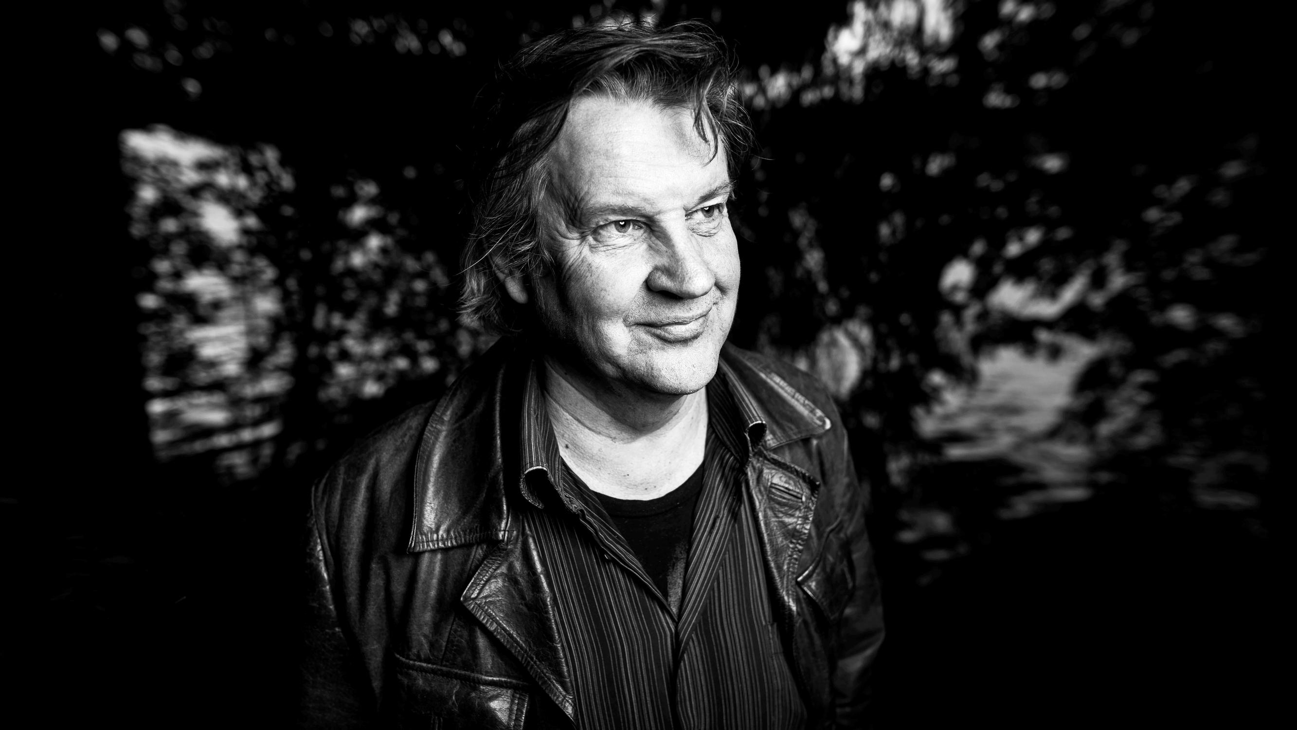 Ohjaaja Jukka Mäkinen täyttää 70 – Löi läpi Heikki Luoman kirjojen filmatisoinneilla: ”Heikin vaimo kysyi, onko tuo muka työntekoa, kun olimme kaksi päivää nauraneet"