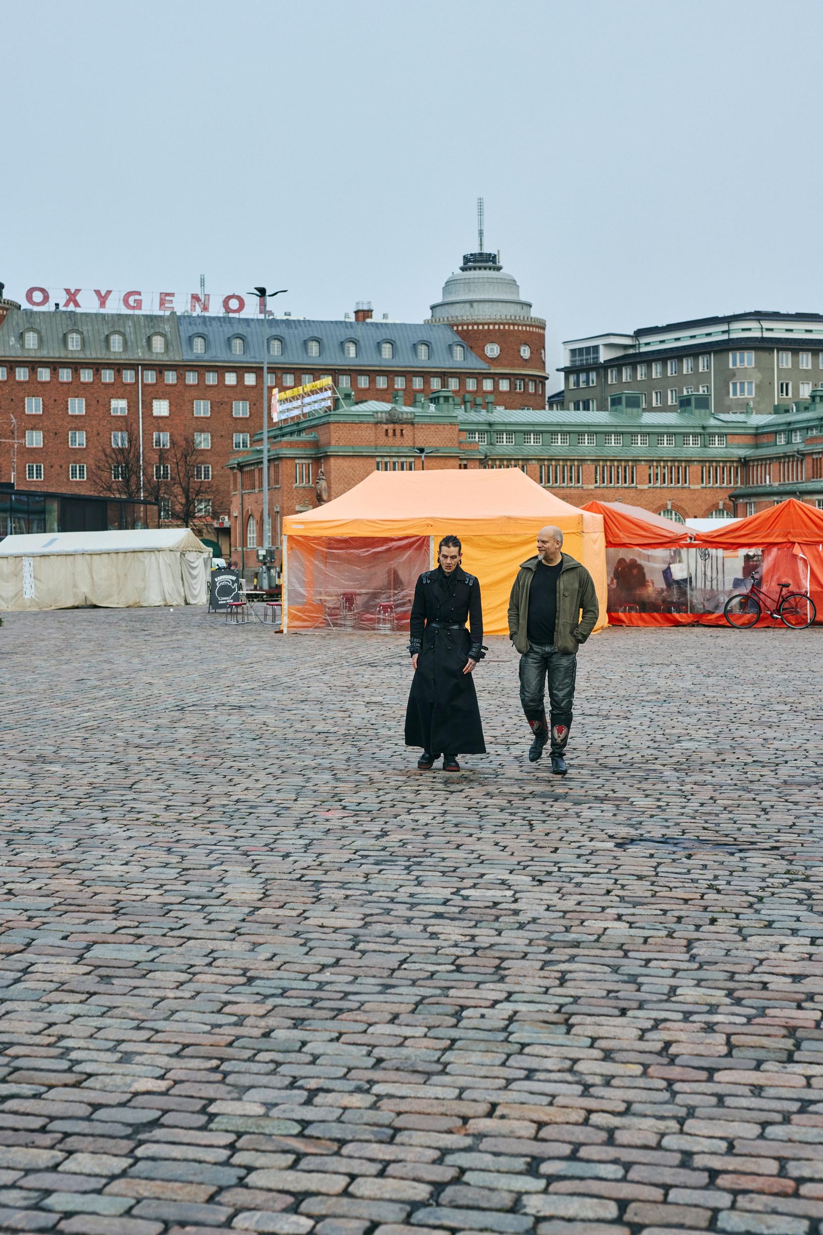 Janne Saarikivi pohtii, että bonussuhteessa on vähemmän odotuksia toista kohtaan.