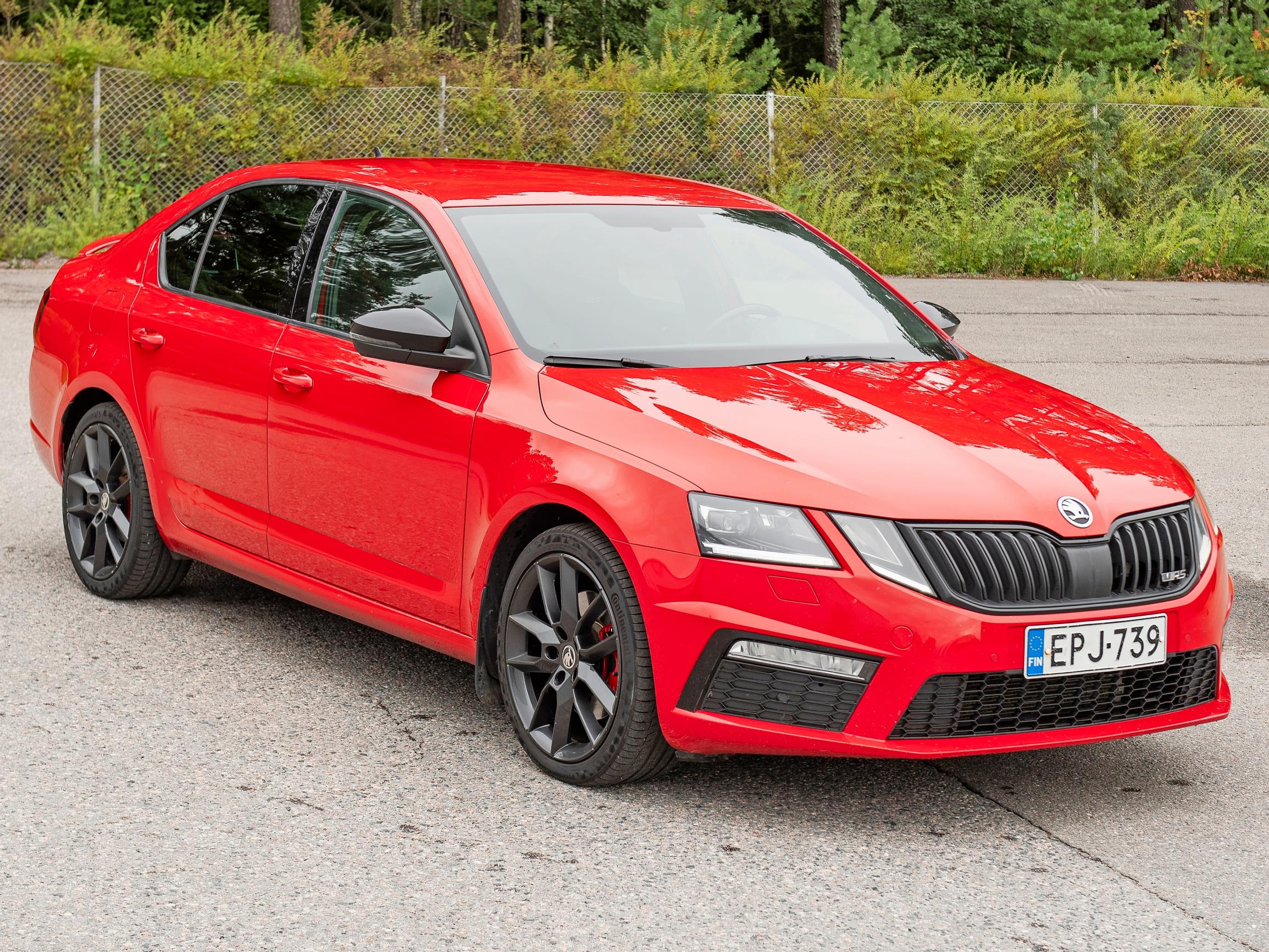 Käytetty Skoda Octavia vm. 2018 yllättää – kulkee kuin uusi, mutta maalipinta paljastaa totuuden