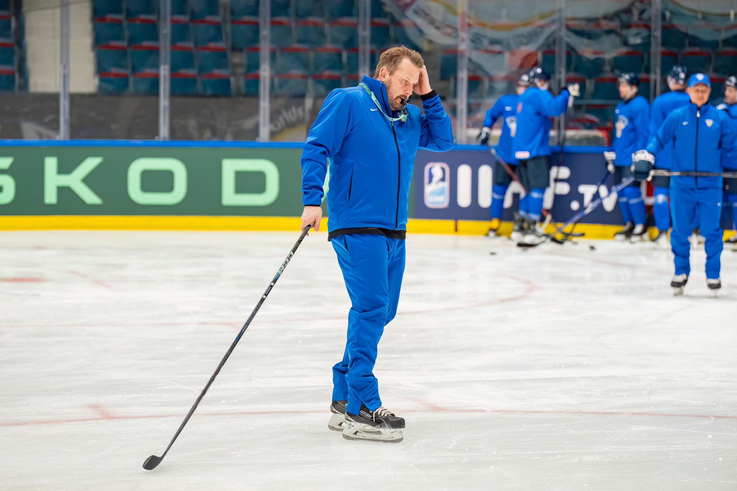Asiantuntija: Jääkiekkoliitto veteli kriisiviestinnän taas rumasti vihkoon – "Surkeimman suorituksen tuotti puheenjohtaja Heikki Hietanen"