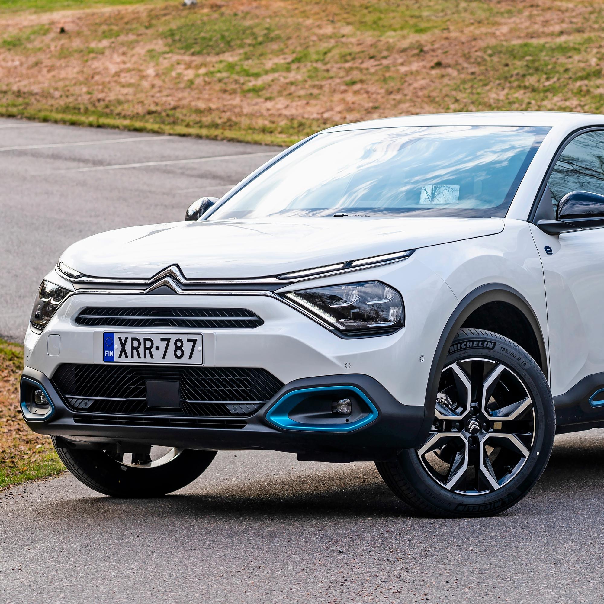 Täyssähköinen Citroën ë-C4 X määrittelee mukavuuden standardeja