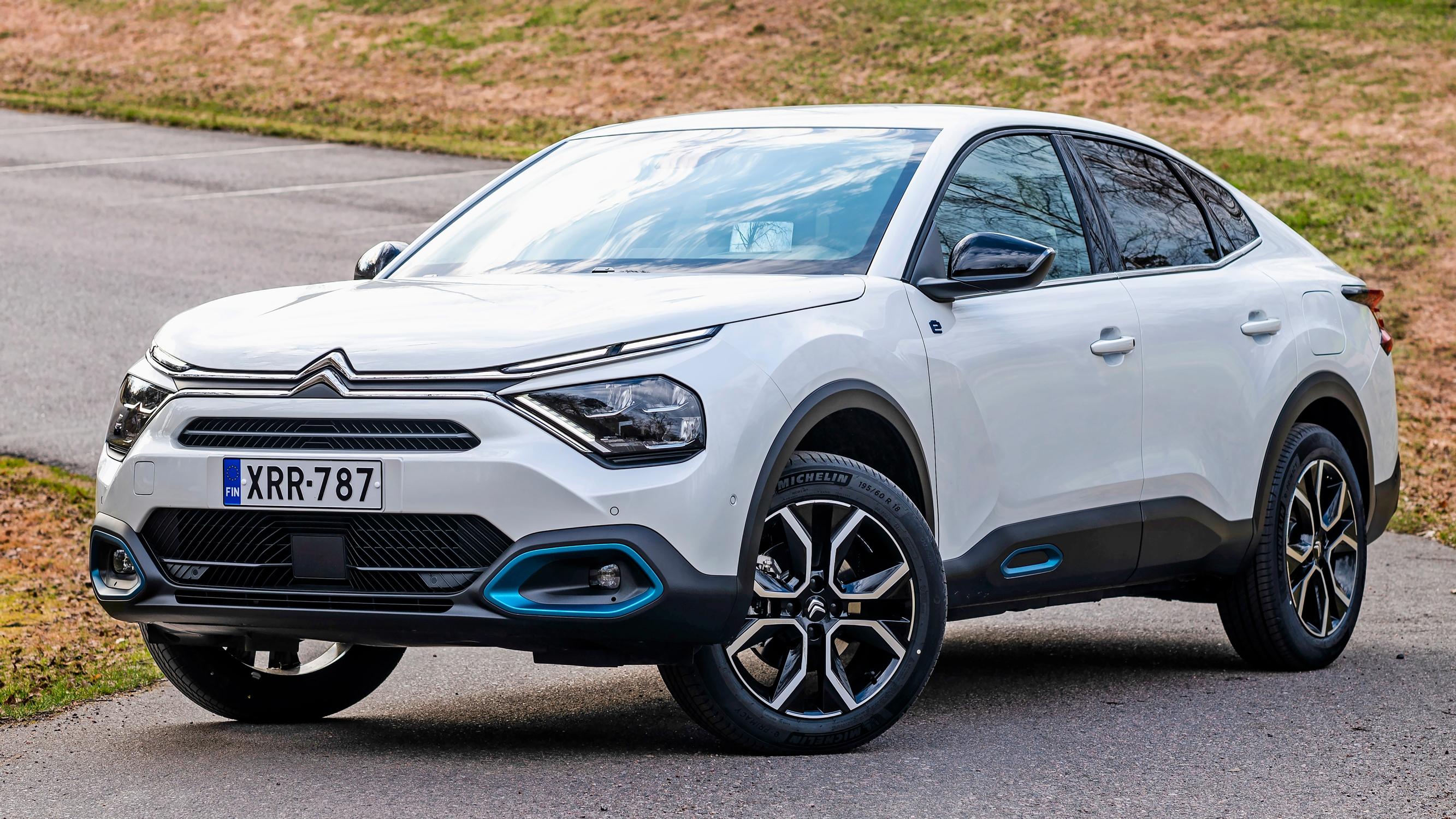 Täyssähköinen Citroën ë-C4 X määrittelee mukavuuden standardeja