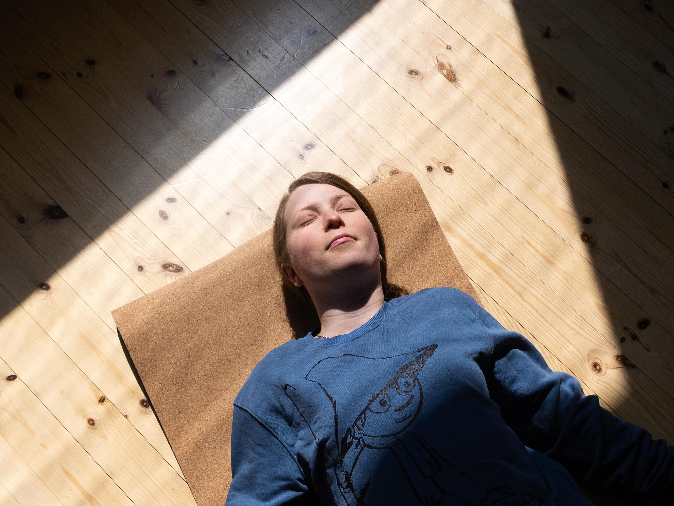 "Pääni oli täynnä negatiivisia ajatuksia enkä pystynyt kontrolloimaan kiukkuani" – PMDD-oireet ajoivat Rea Högbackan lähelle itsemurhaa 