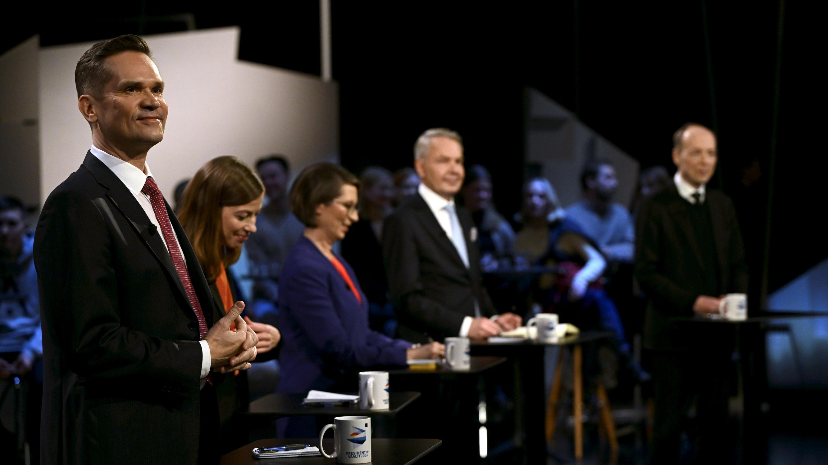 Presidenttiehdokkaat lähes yhtä mieltä Suomen ja Venäjän suhteiden palauttamisesta – Tutkijan mukaan asia voi tulla ajankohtaiseksi jo lähivuosina