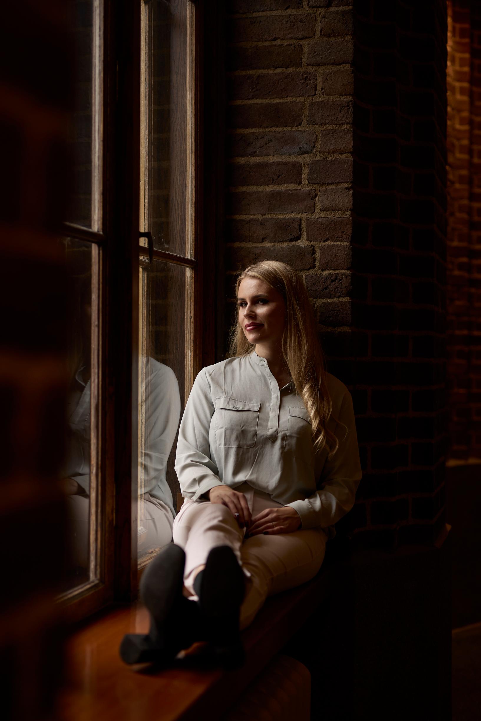 Vuoden 2019 Miss Plus Size Finland ja entinen asuntomyyjä Miina Varjonen on toipunut entisen puolisonsa itsemurhasta vertaisavun ja keskustelujen avulla.