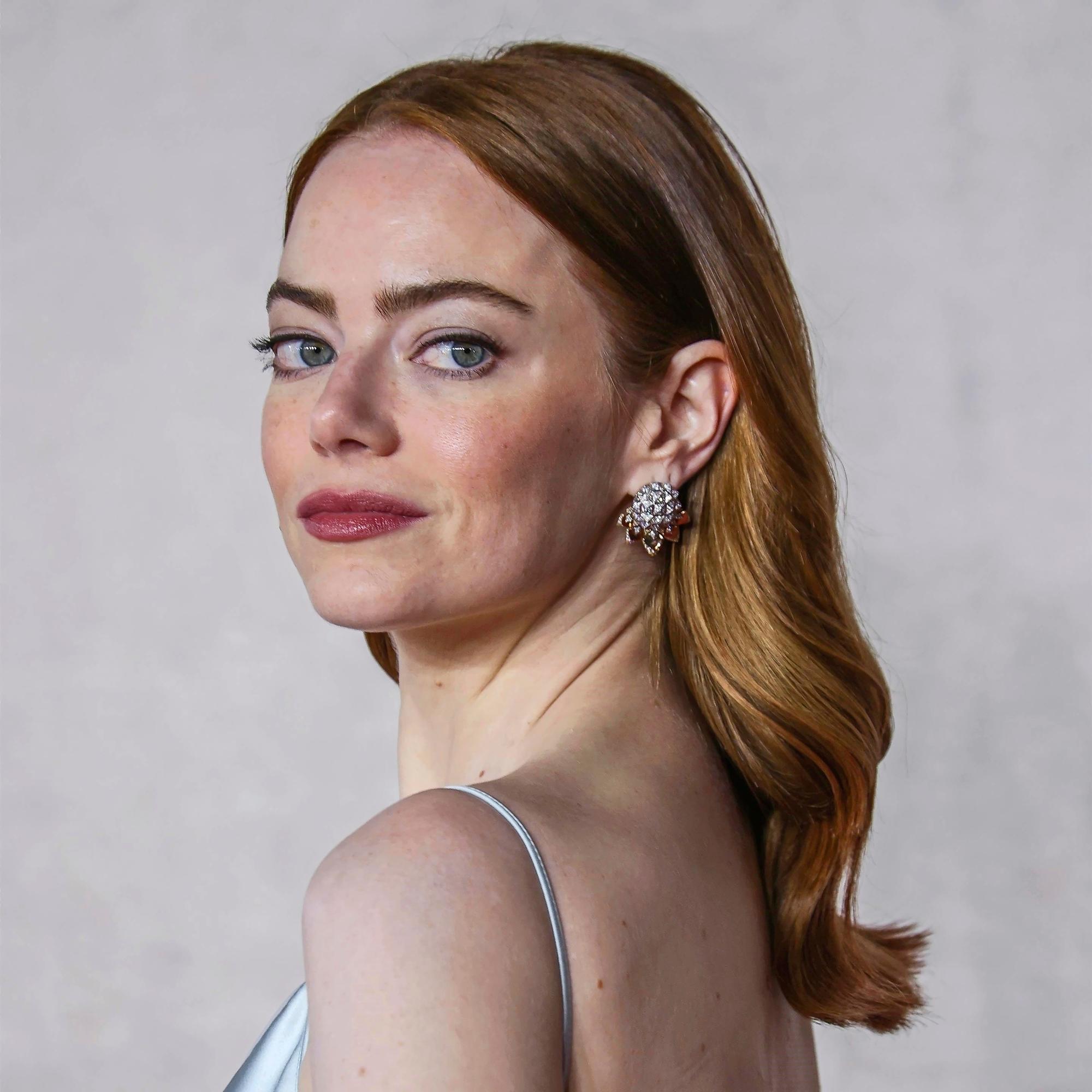 Sukupolvensa valovoimaisimpiin kuuluva Hollywood-tähti Emma Stone ei enää pelkää alastomuutta – ei fyysistä eikä henkistä