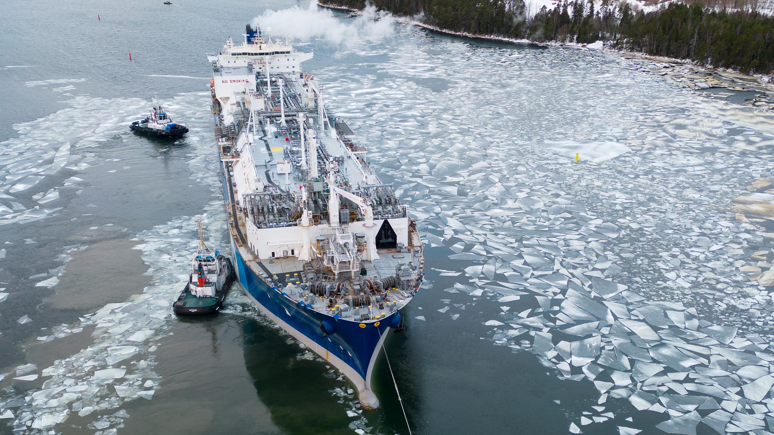 Miksi Suomi tuo Venäjältä kaasua vieläkin? Sopimuksen purku tulisi kalliiksi – Inkoon LNG-laiva ei ongelmaa ratkaise