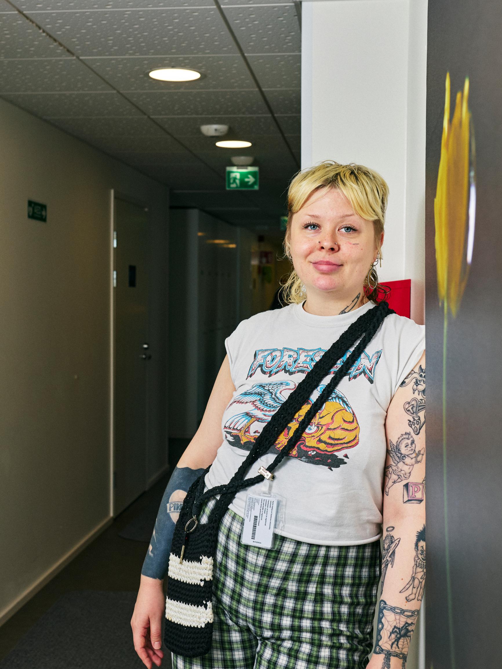 Turvakodin työntekijää ei kiitetä aina sanoilla – ”Sen voi huomata siitä viimeisestä halauksesta, kun asiakas lähtee”