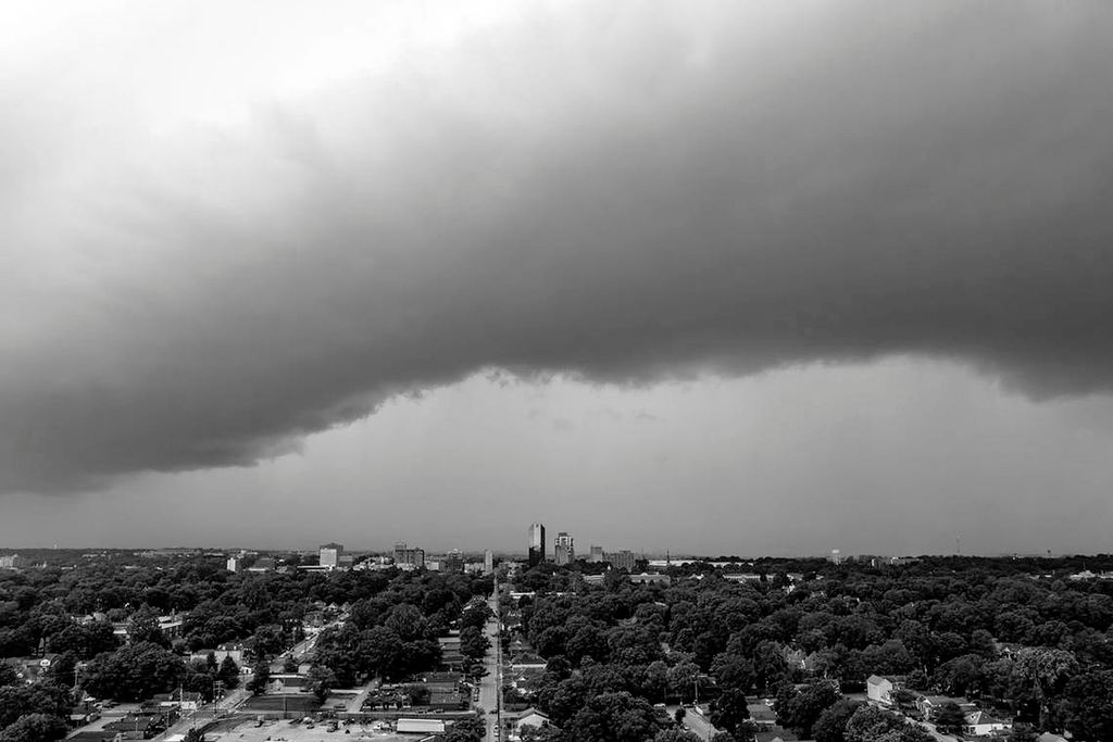 Suunnittelin juuri äitini hautajaisia, kun tornado iski kotiini – Kenelle tahansa meistä voi tapahtua mitä vain