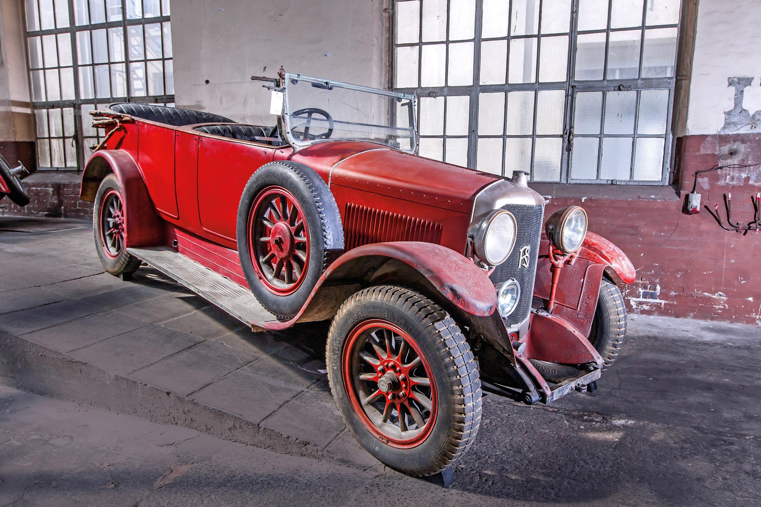 Näissä autoklassikoissa annetaan ruosteen näkyä