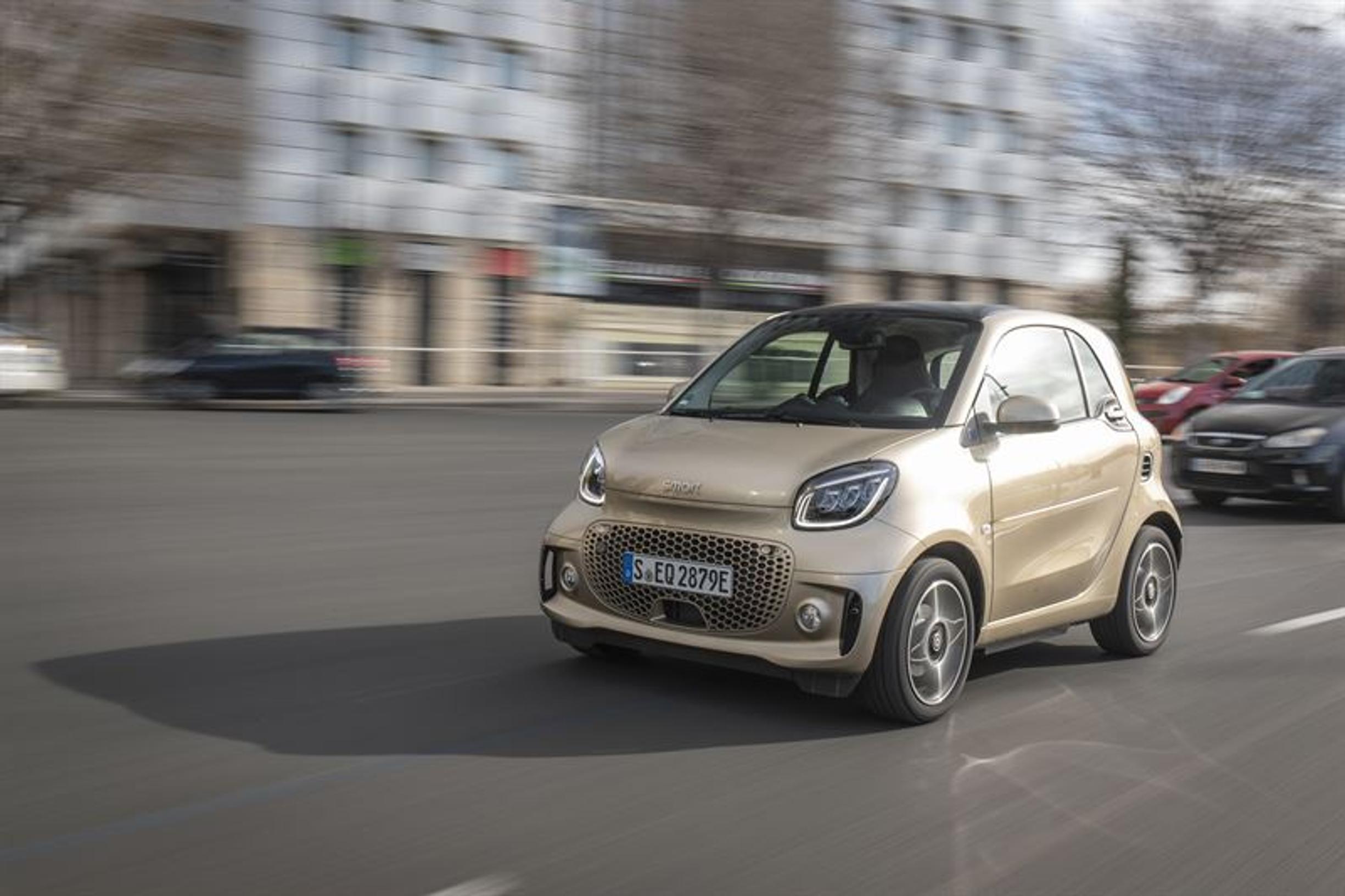 smart luopuu ensimmäisenä kokonaan polttomoottoriautoista