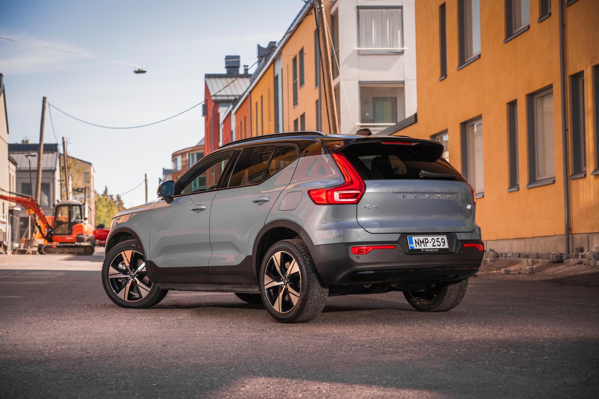 Volvo Xc40 Recharge Single Plus takaa
