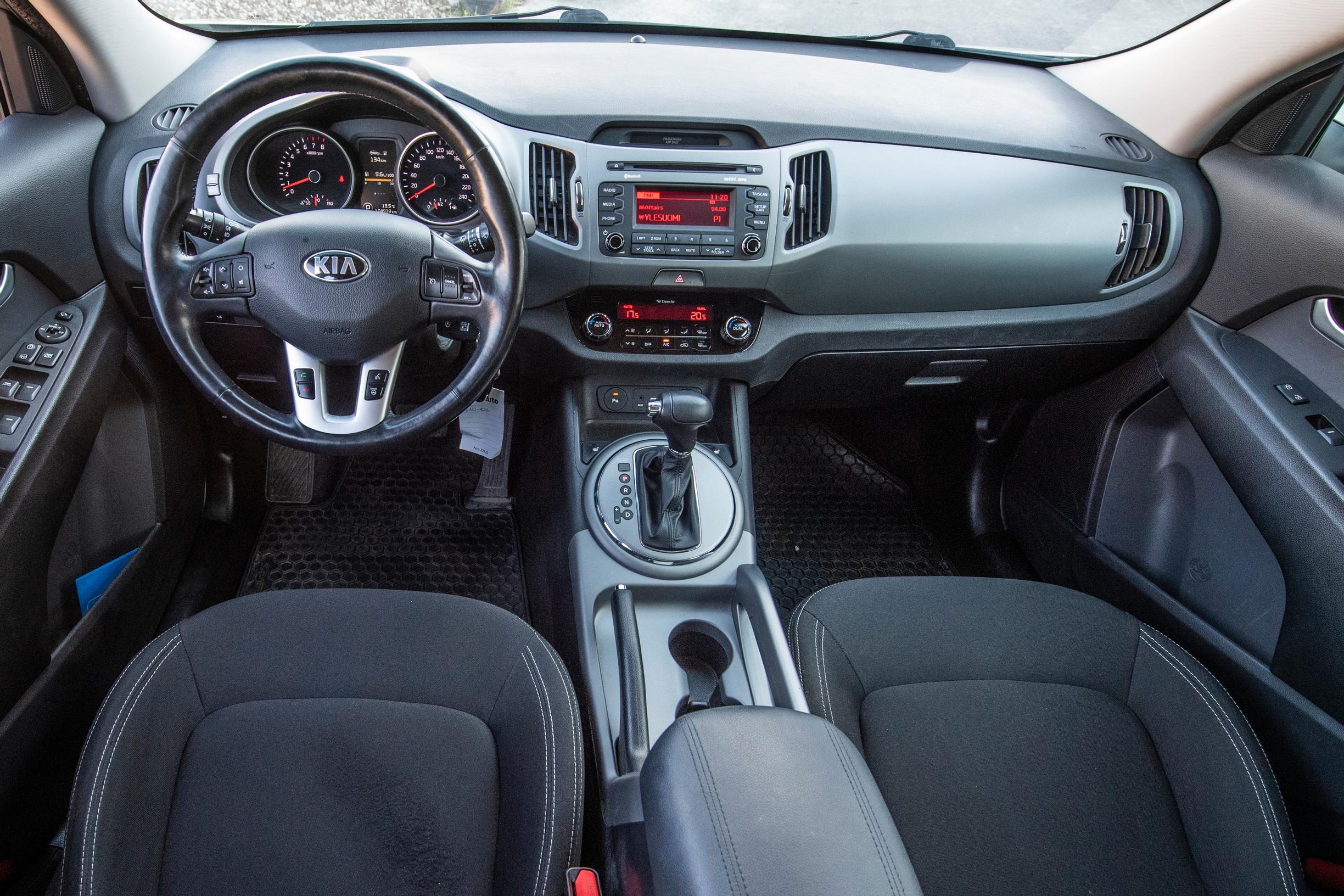 Kia Sportage vm. 2015 2.0 AWD GDI EX A/T ohjaamo