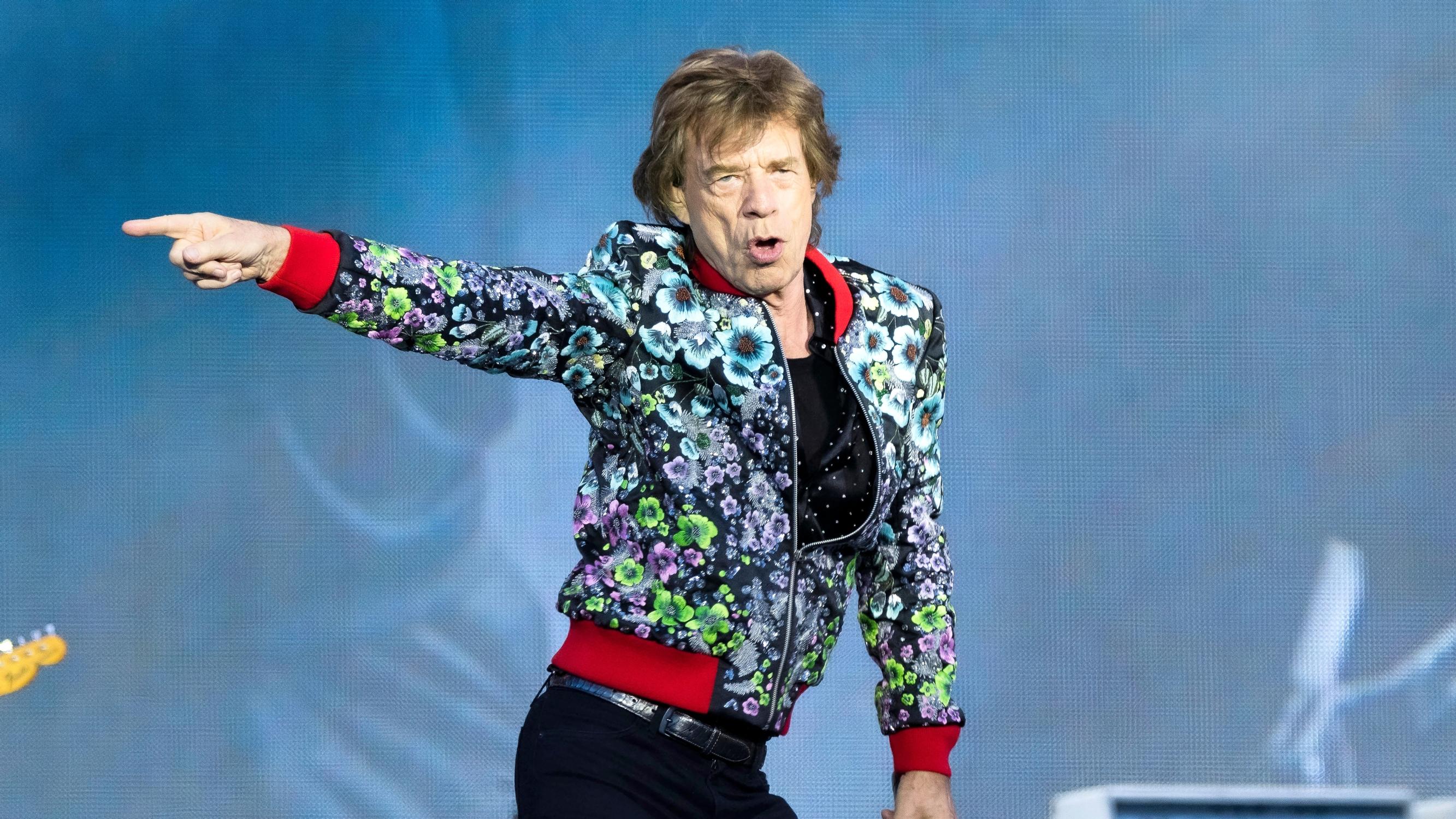 Vierivä kivi ei sammaloidu – Näin tiukan ja monipuolisen treeniohjelman ansiosta Mick Jagger, 79, pysyy yhä täydessä iskussa keikoilla