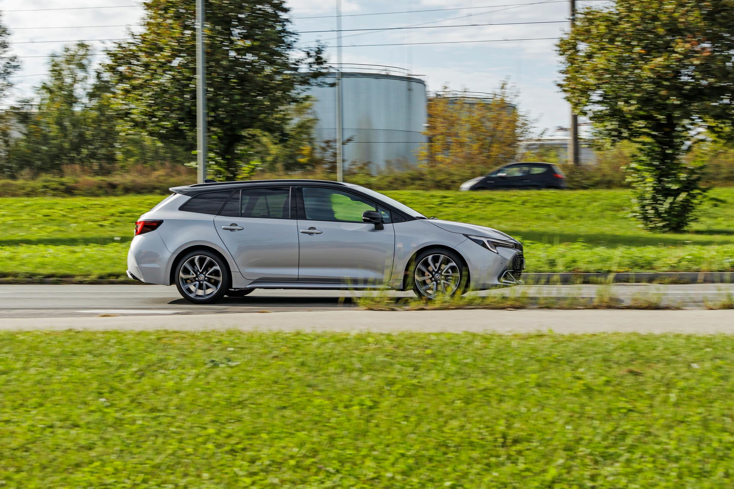 Toyota Corolla | Farkku-Corolla on työjuhta vailla vertaa. Ei petä koskaan.
