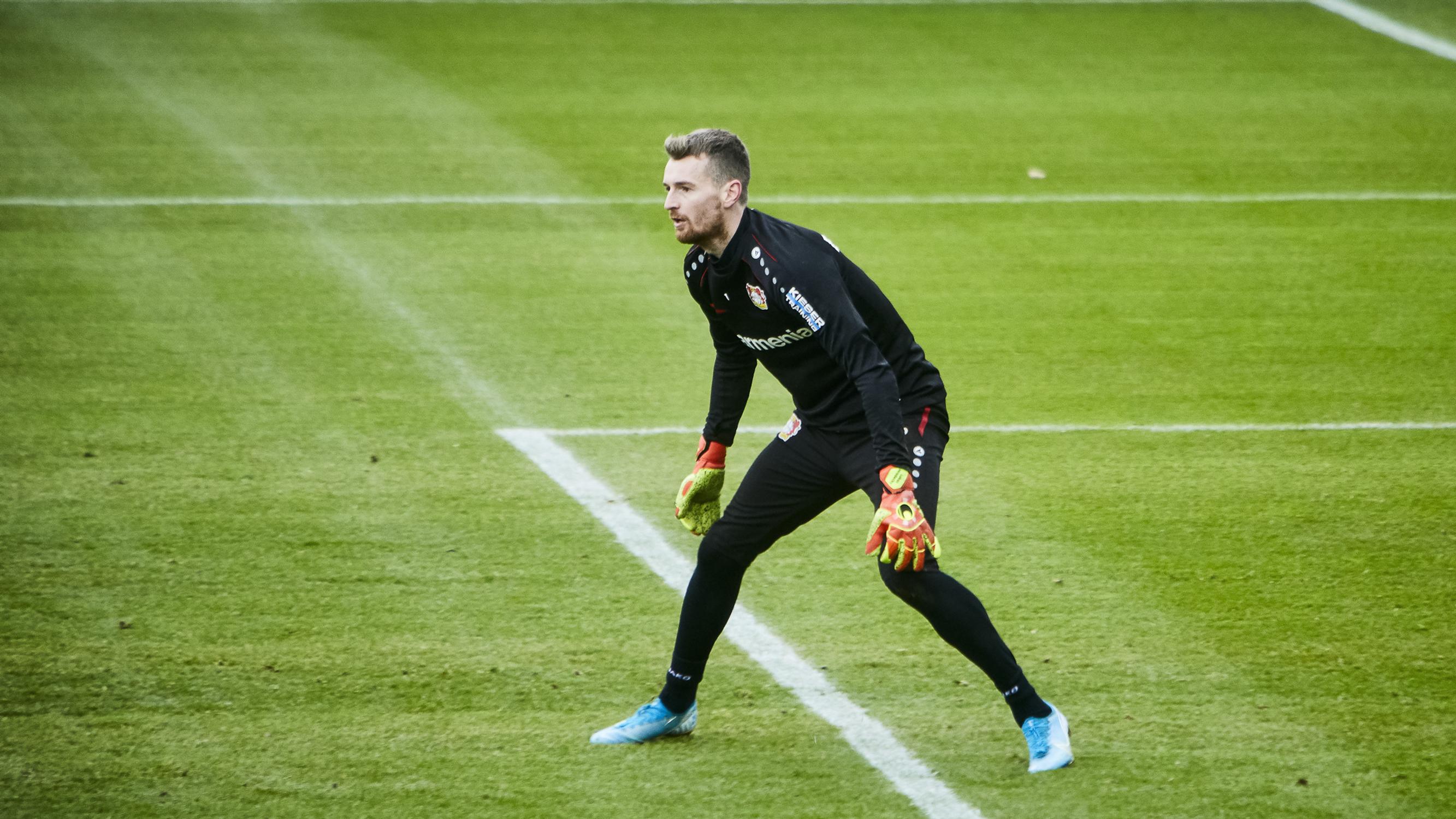 Missä kaupungissa sijaitsee Lukas Hradecky -tekonurmikenttä? Testaa tietosi Apu-visassa!