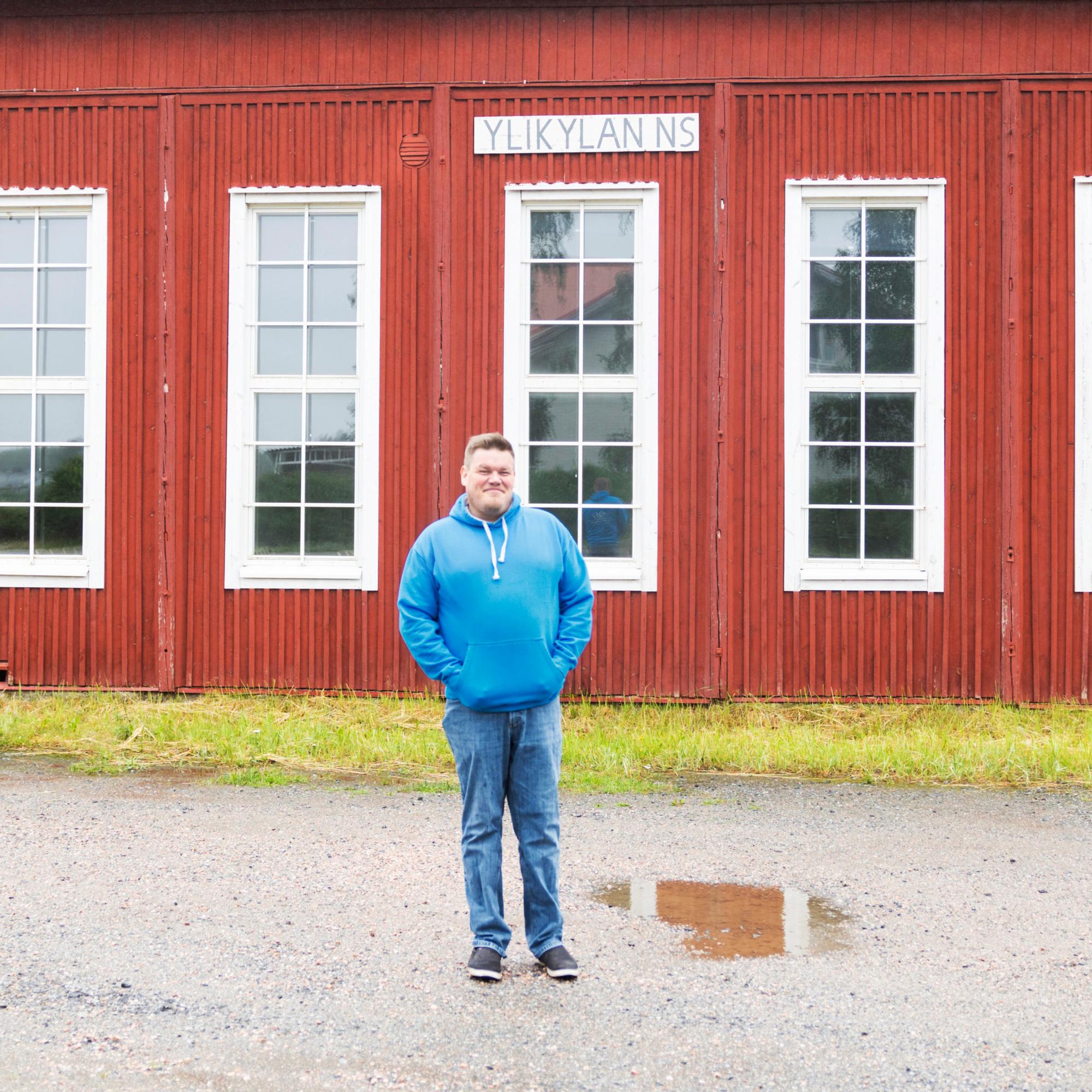 Tämä mies kouluttaa näyttelijöille Etelä-Pohjanmaan murretta – Katso video ja kokeile pääsisitkö läpi Joonas Aution tulikokeesta