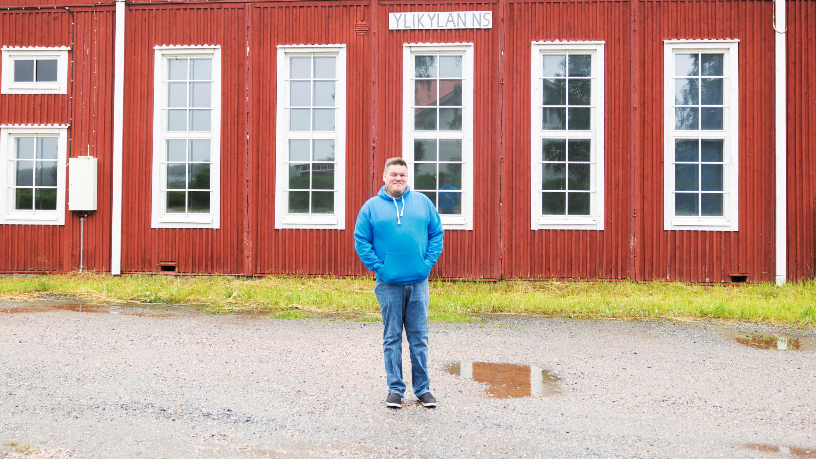 Tämä mies kouluttaa näyttelijöille Etelä-Pohjanmaan murretta – Katso video ja kokeile pääsisitkö läpi Joonas Aution tulikokeesta