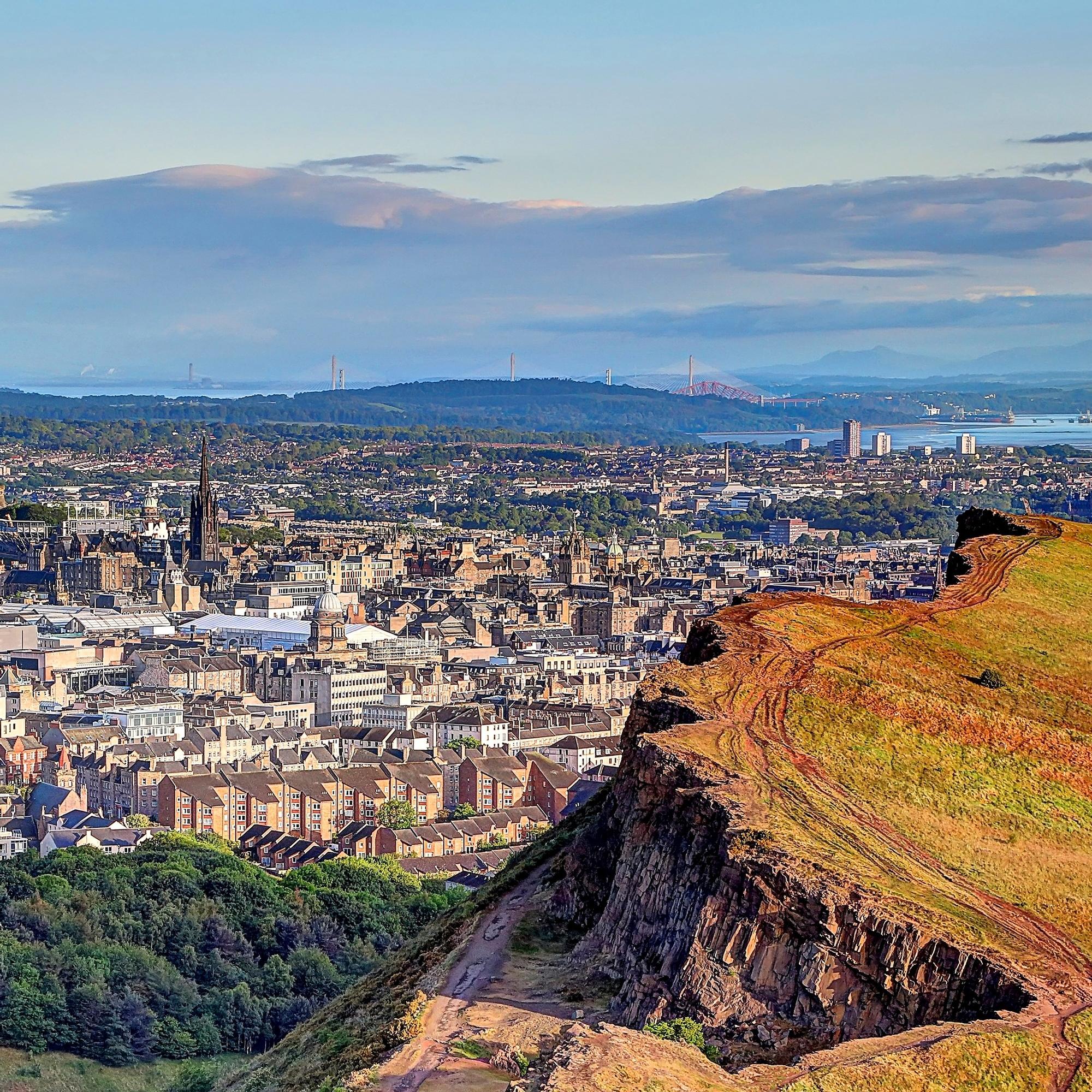 Opas Edinburghiin: löydä kaupungin kiinnostavimmat nähtävyydet ja alueet